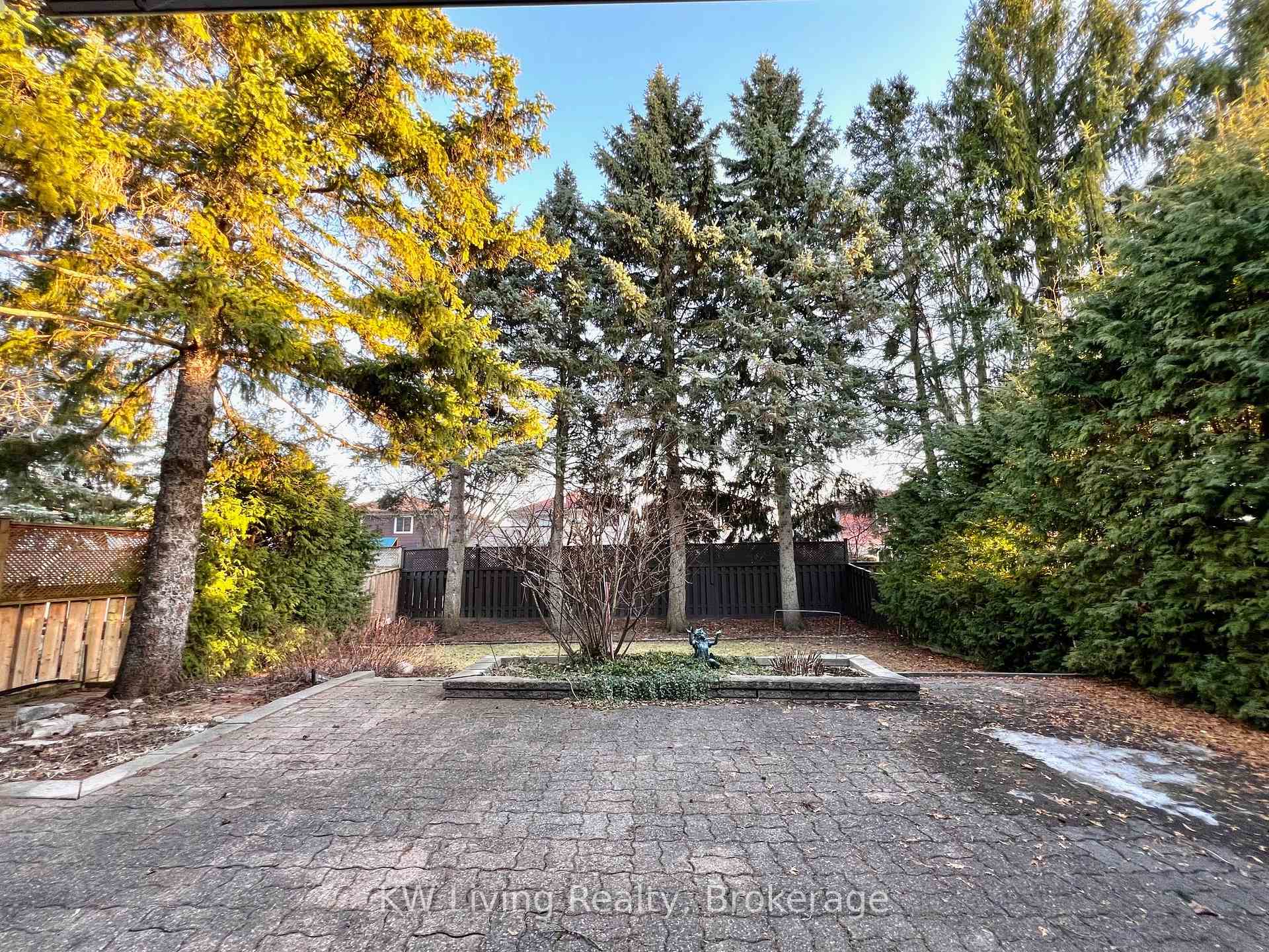 Photo 13 of 92 Breckonwood Crescent, Markham, Aileen-Willowbrook — HOMEH