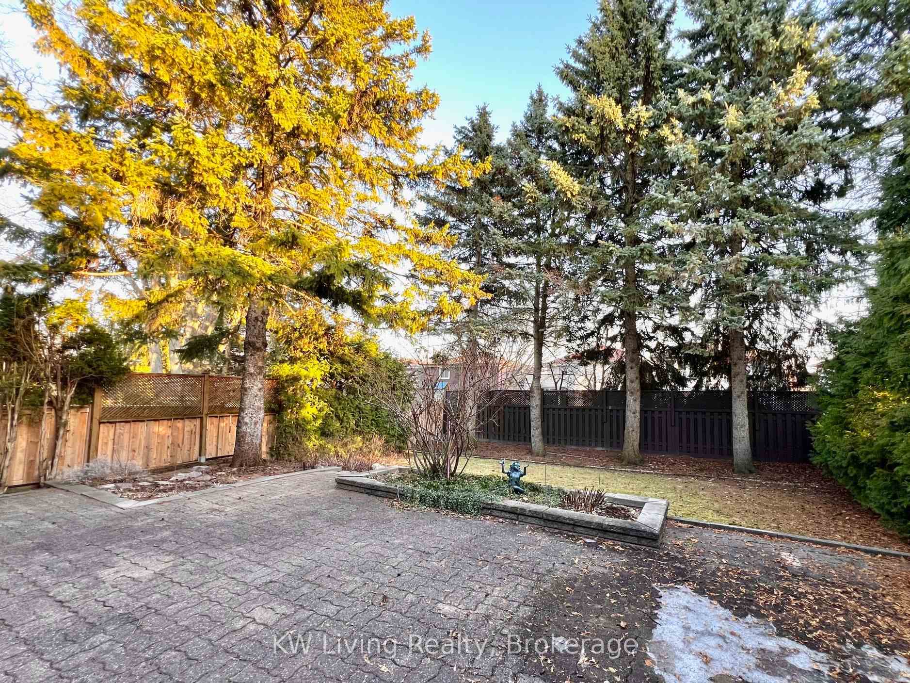 Photo 14 of 92 Breckonwood Crescent, Markham, Aileen-Willowbrook — HOMEH