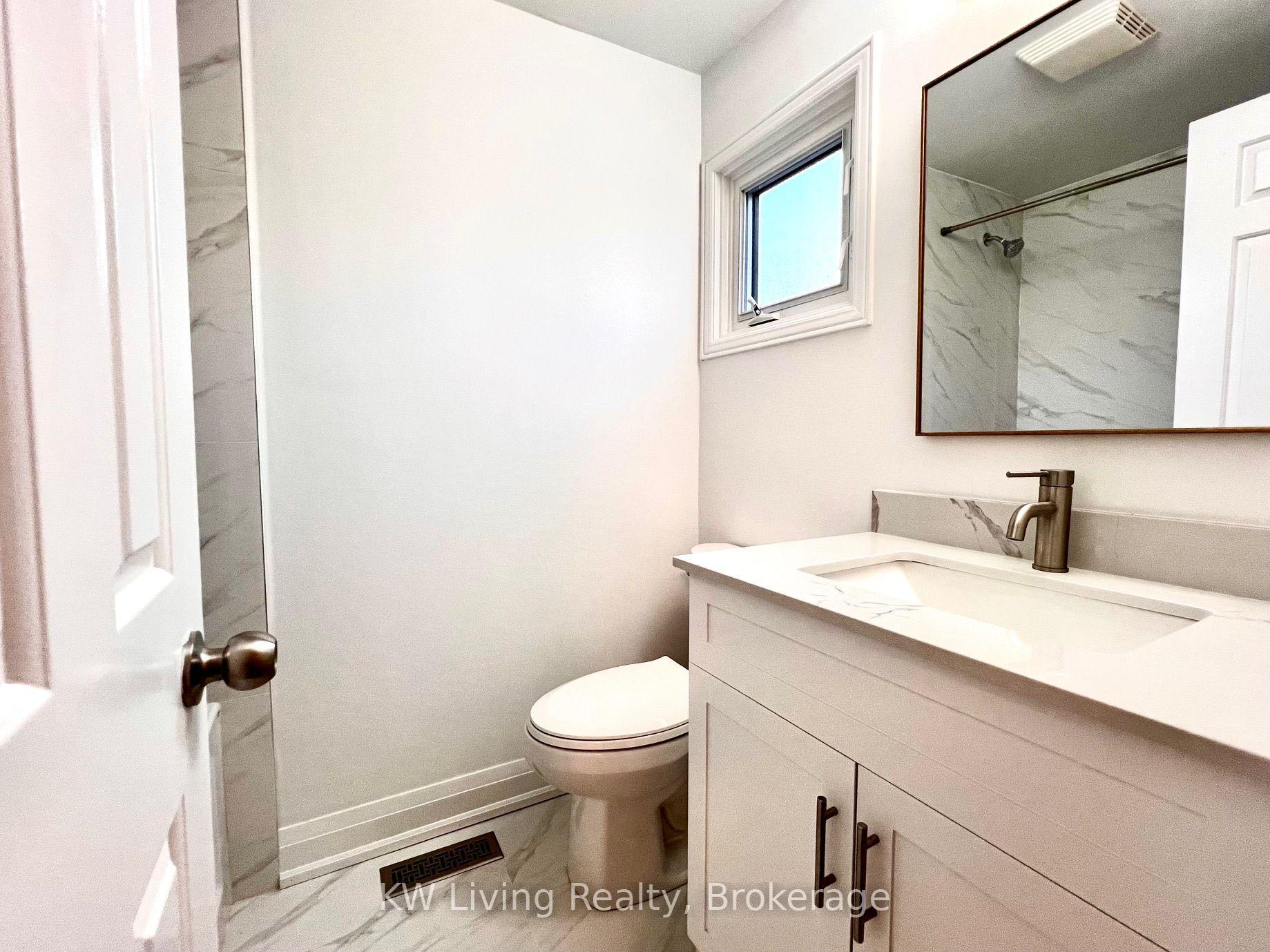 Photo 20 of 92 Breckonwood Crescent, Markham, Aileen-Willowbrook — HOMEH