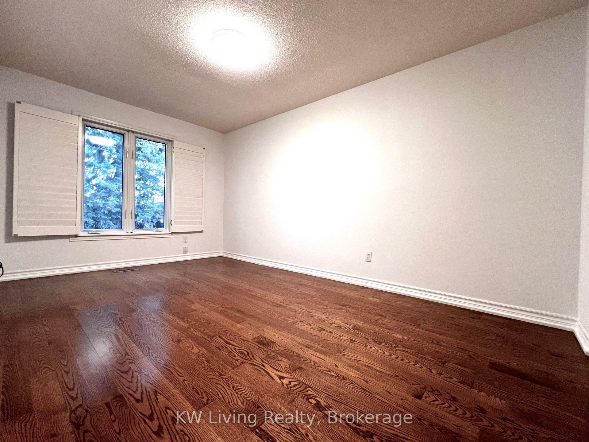 Photo 22 of 92 Breckonwood Crescent, Markham, Aileen-Willowbrook — HOMEH