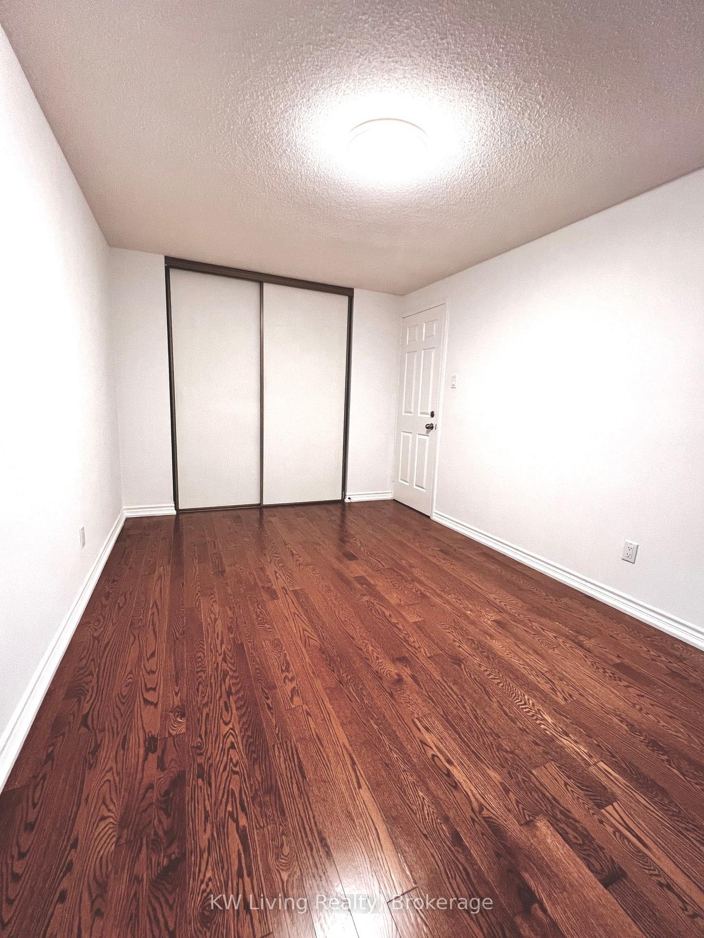 Photo 23 of 92 Breckonwood Crescent, Markham, Aileen-Willowbrook — HOMEH