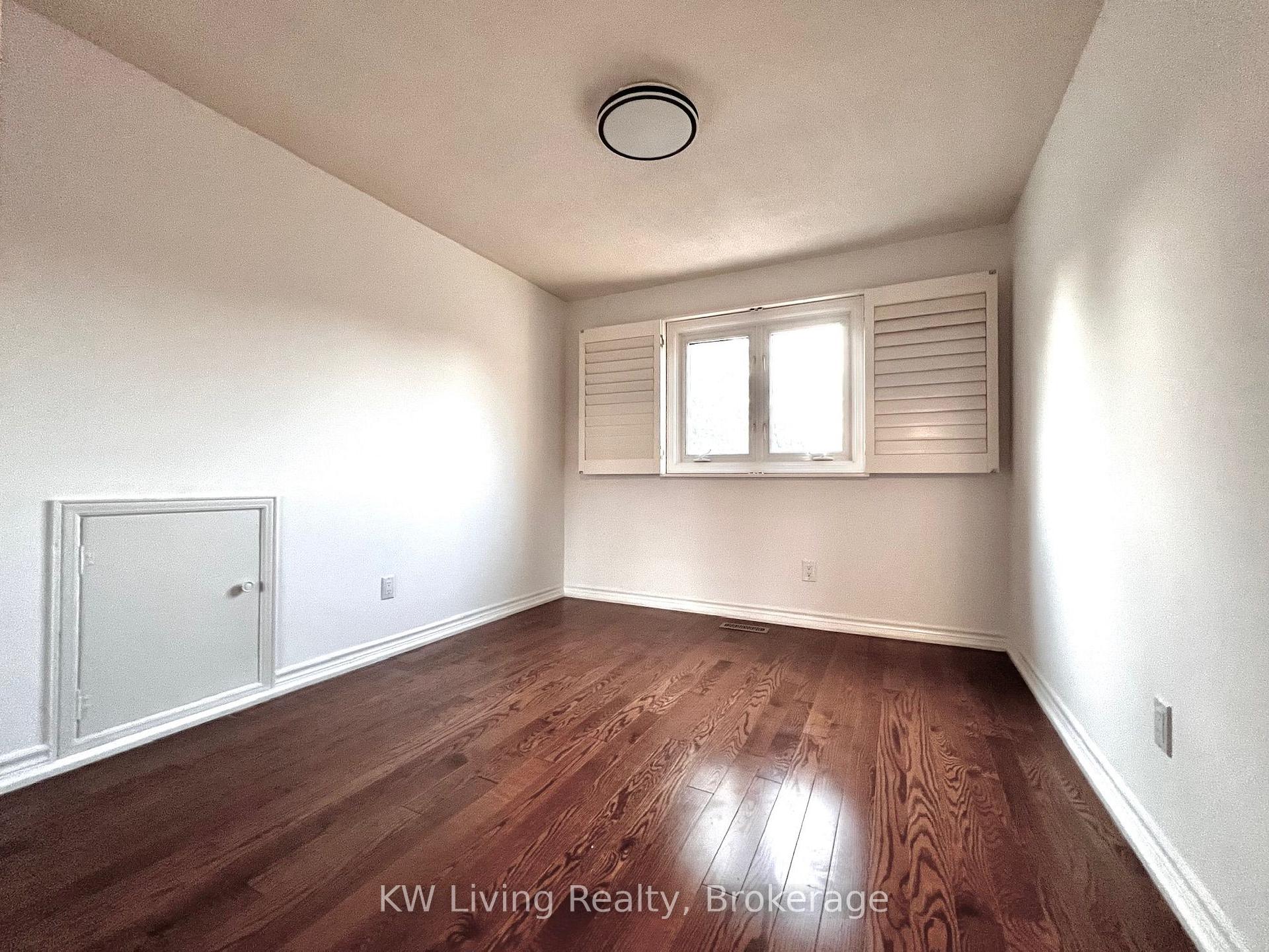 Photo 24 of 92 Breckonwood Crescent, Markham, Aileen-Willowbrook — HOMEH