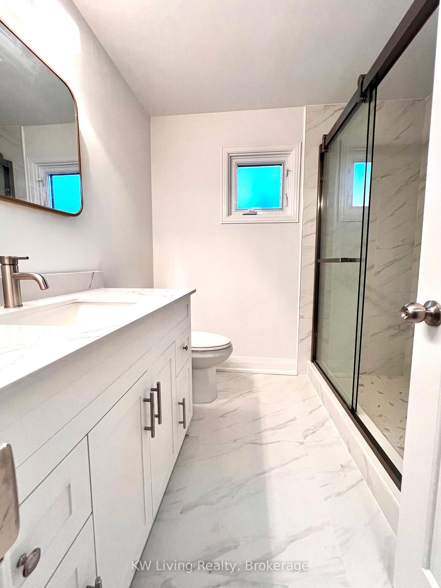 Photo 26 of 92 Breckonwood Crescent, Markham, Aileen-Willowbrook — HOMEH