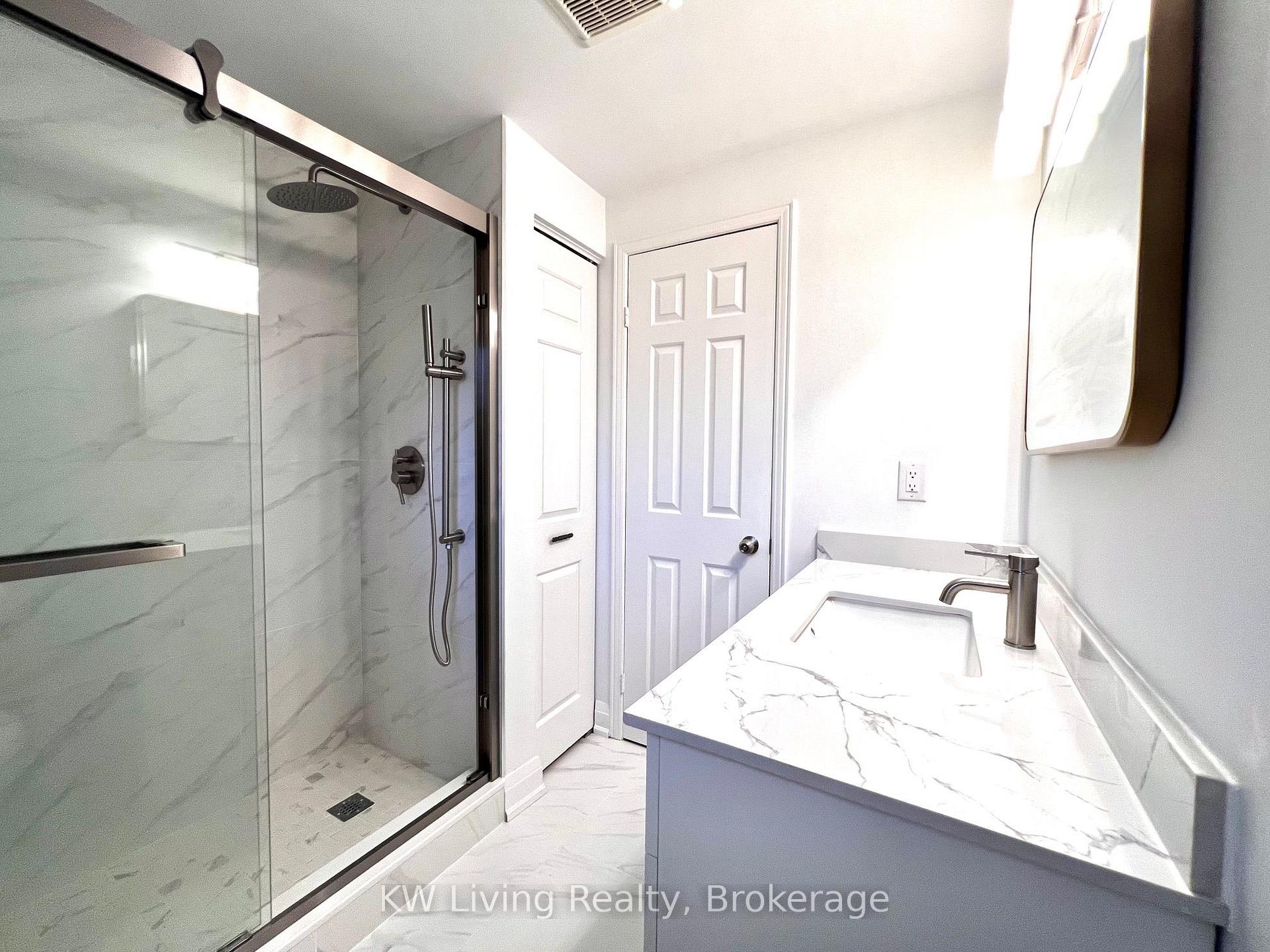 Photo 27 of 92 Breckonwood Crescent, Markham, Aileen-Willowbrook — HOMEH