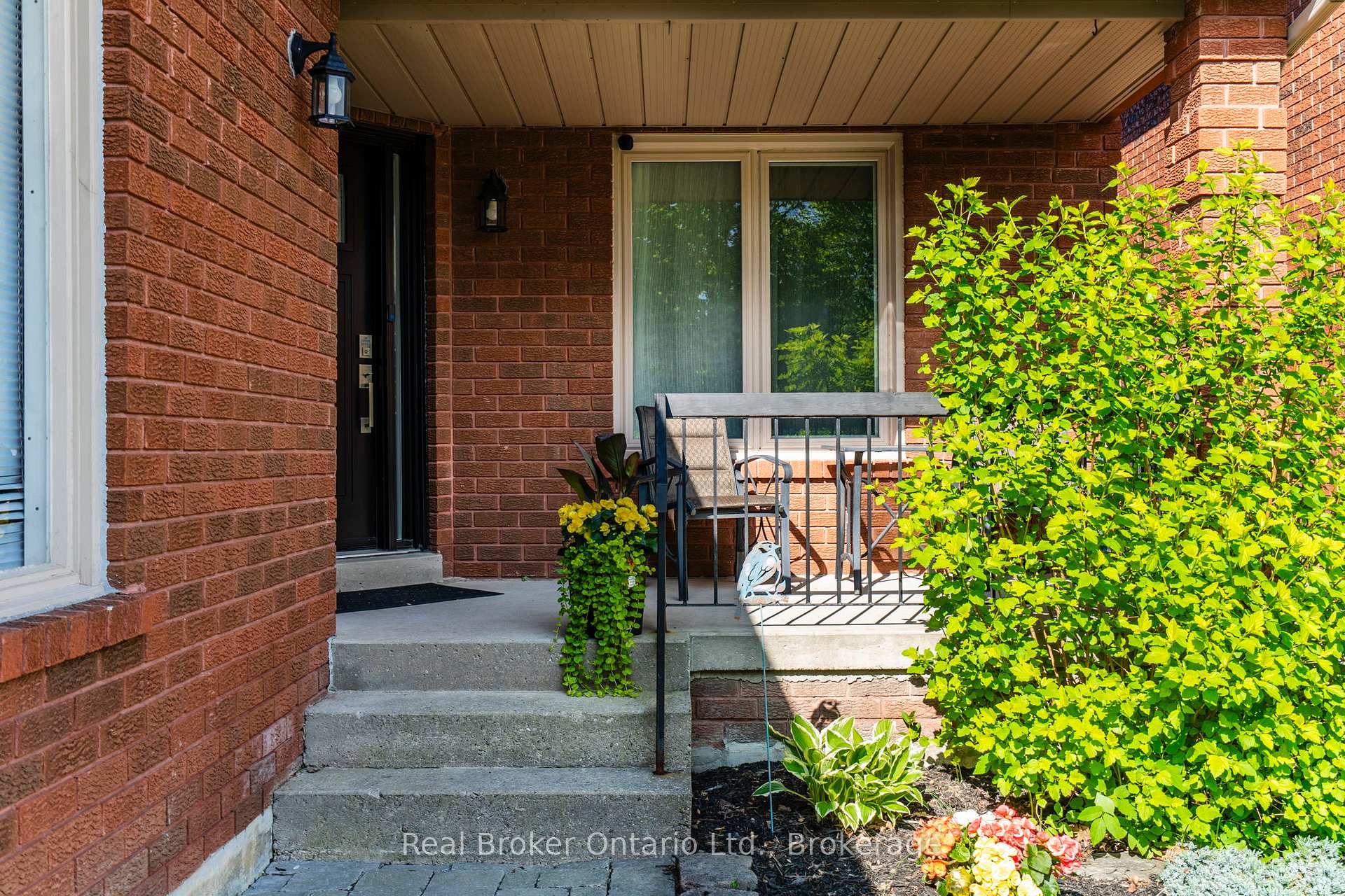 Photo 2 of 94 Golden Meadow Road, Barrie, Bayshore — HOMEH