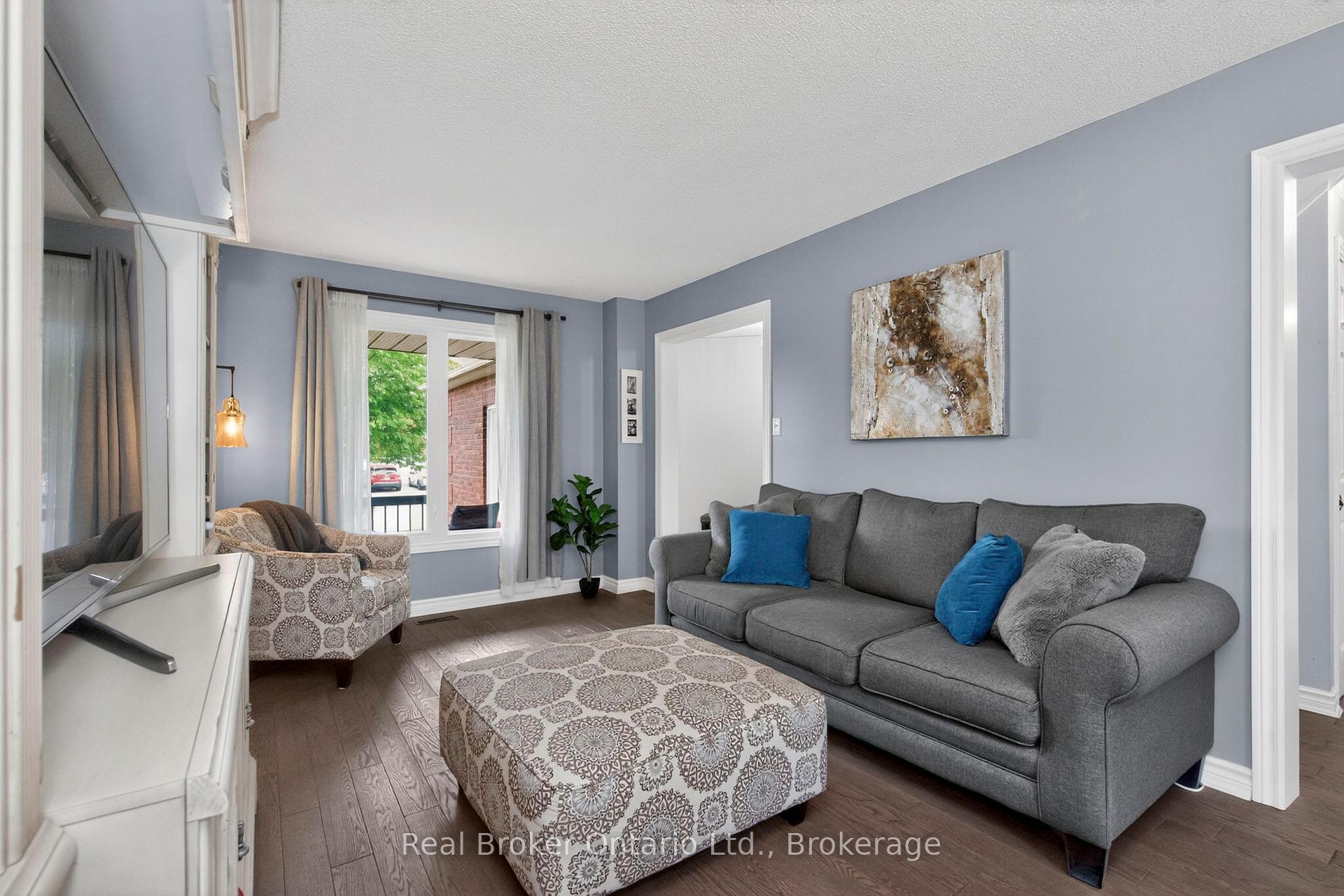 Photo 5 of 94 Golden Meadow Road, Barrie, Bayshore — HOMEH
