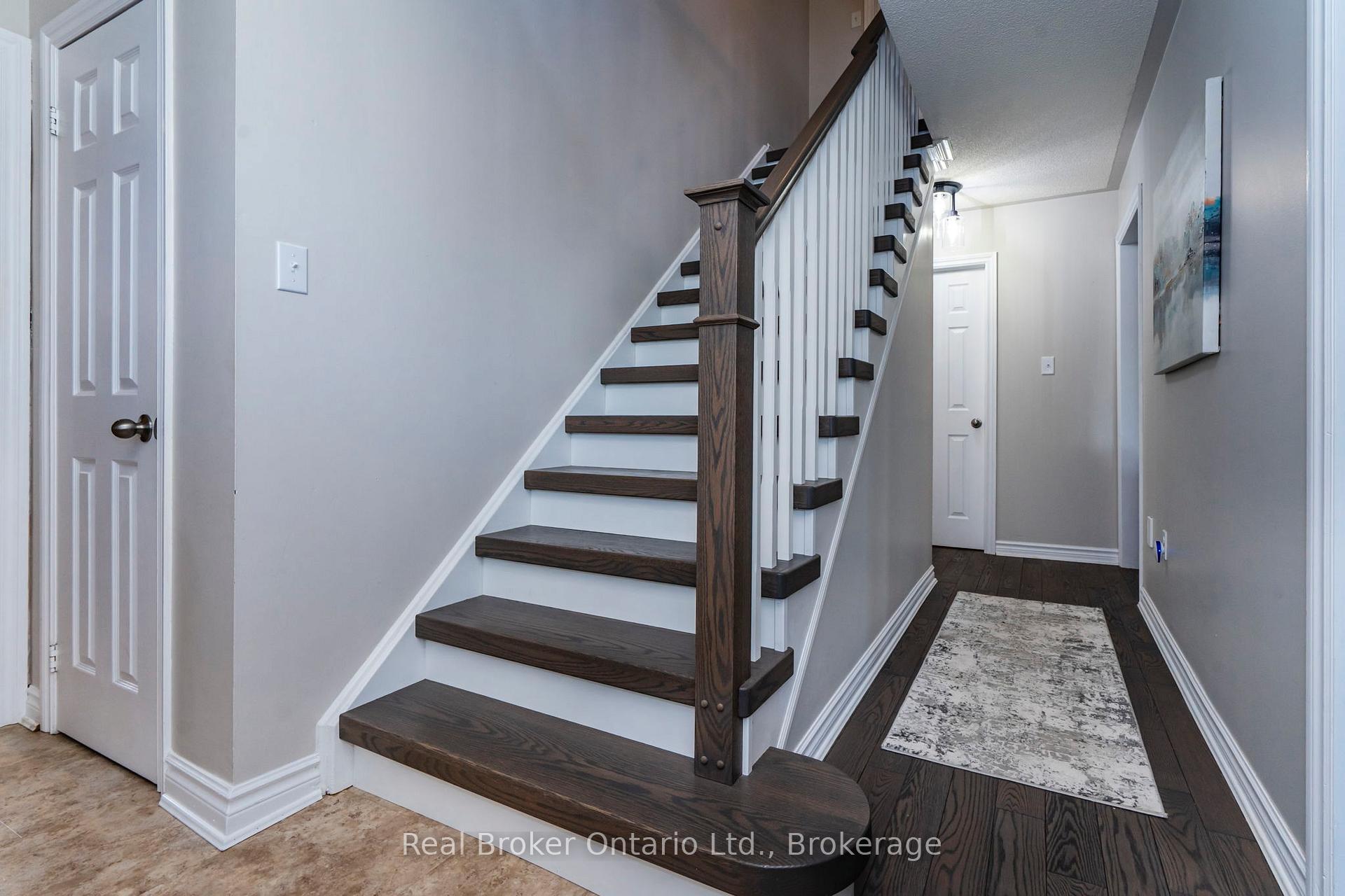 Photo 13 of 94 Golden Meadow Road, Barrie, Bayshore — HOMEH