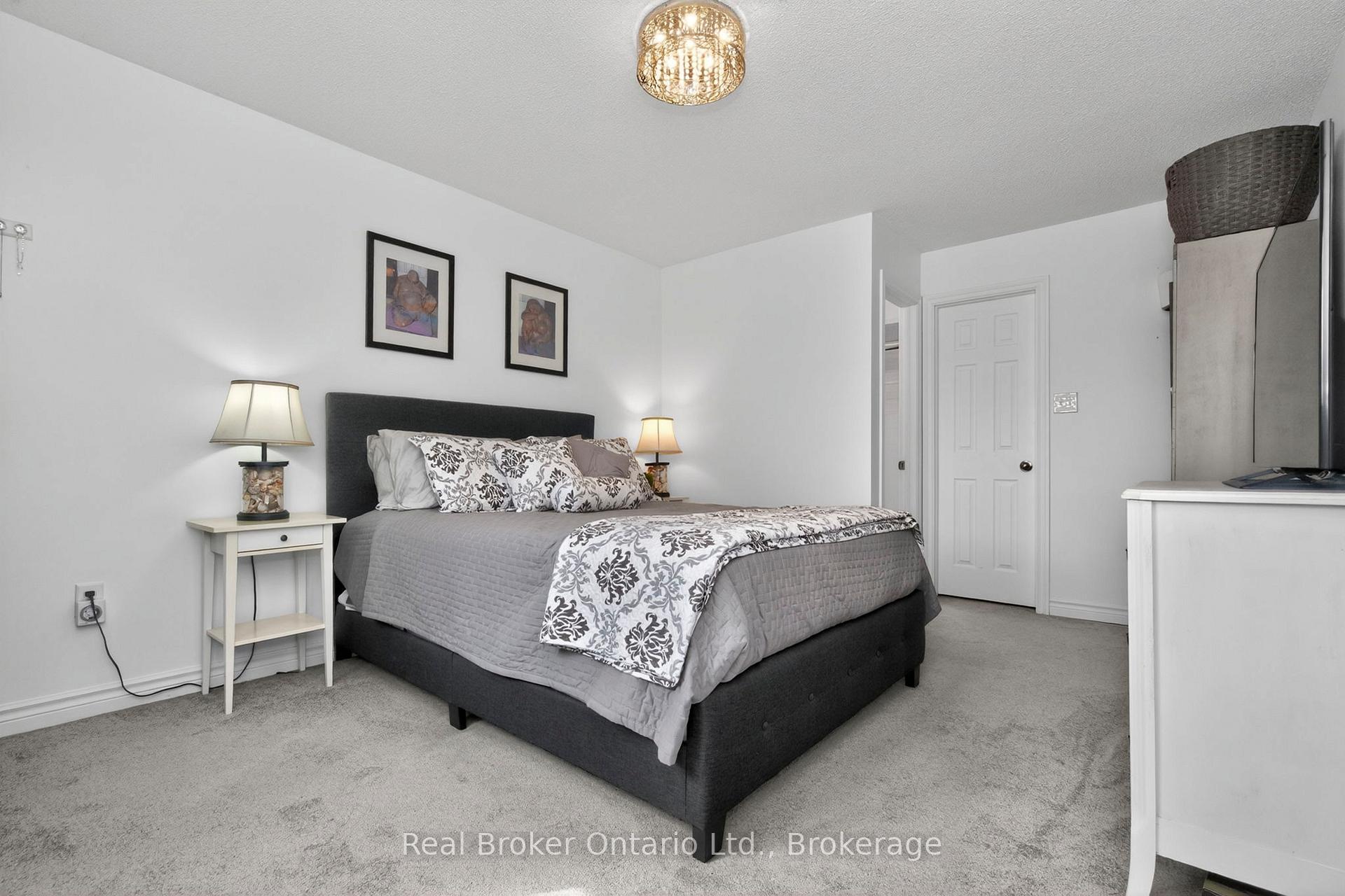 Photo 17 of 94 Golden Meadow Road, Barrie, Bayshore — HOMEH