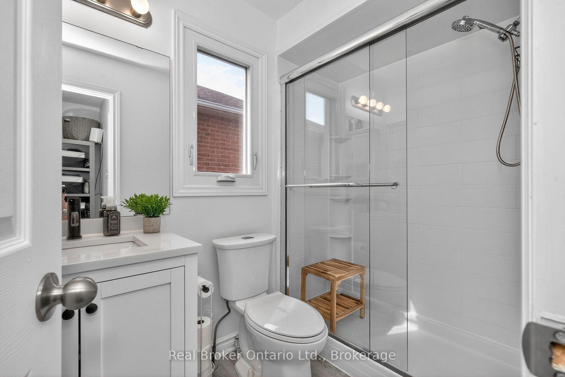 Photo 19 of 94 Golden Meadow Road, Barrie, Bayshore — HOMEH