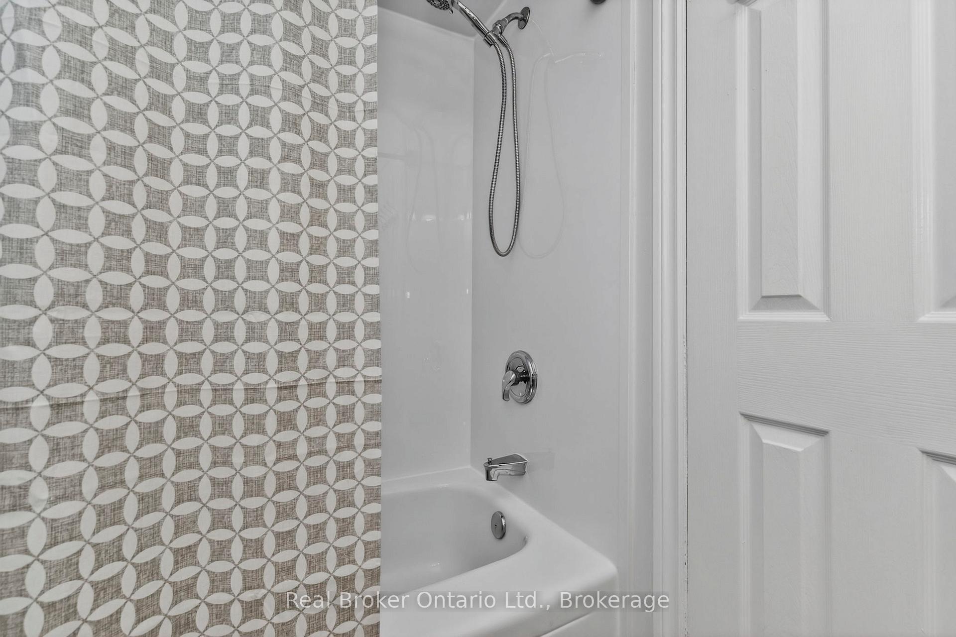 Photo 23 of 94 Golden Meadow Road, Barrie, Bayshore — HOMEH