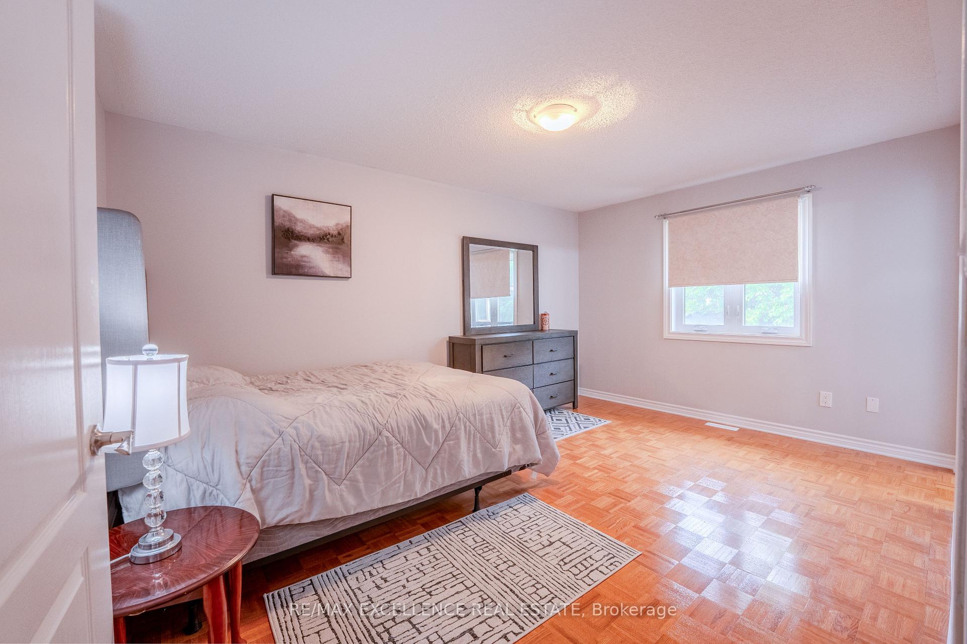 Photo 15 of 48 Ridgemore Crescent, Brampton, Fletcher's Meadow — HOMEH