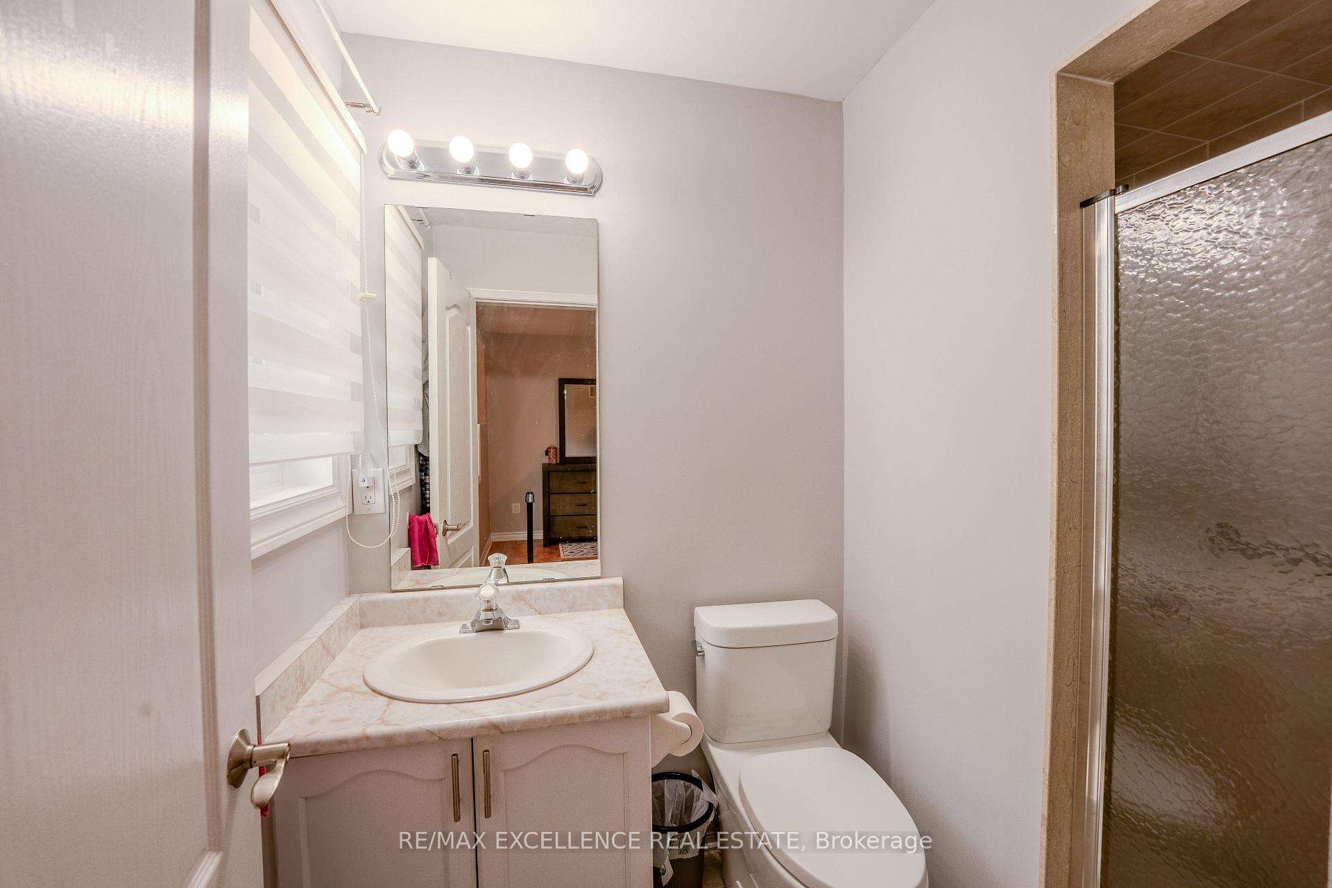 Photo 17 of 48 Ridgemore Crescent, Brampton, Fletcher's Meadow — HOMEH