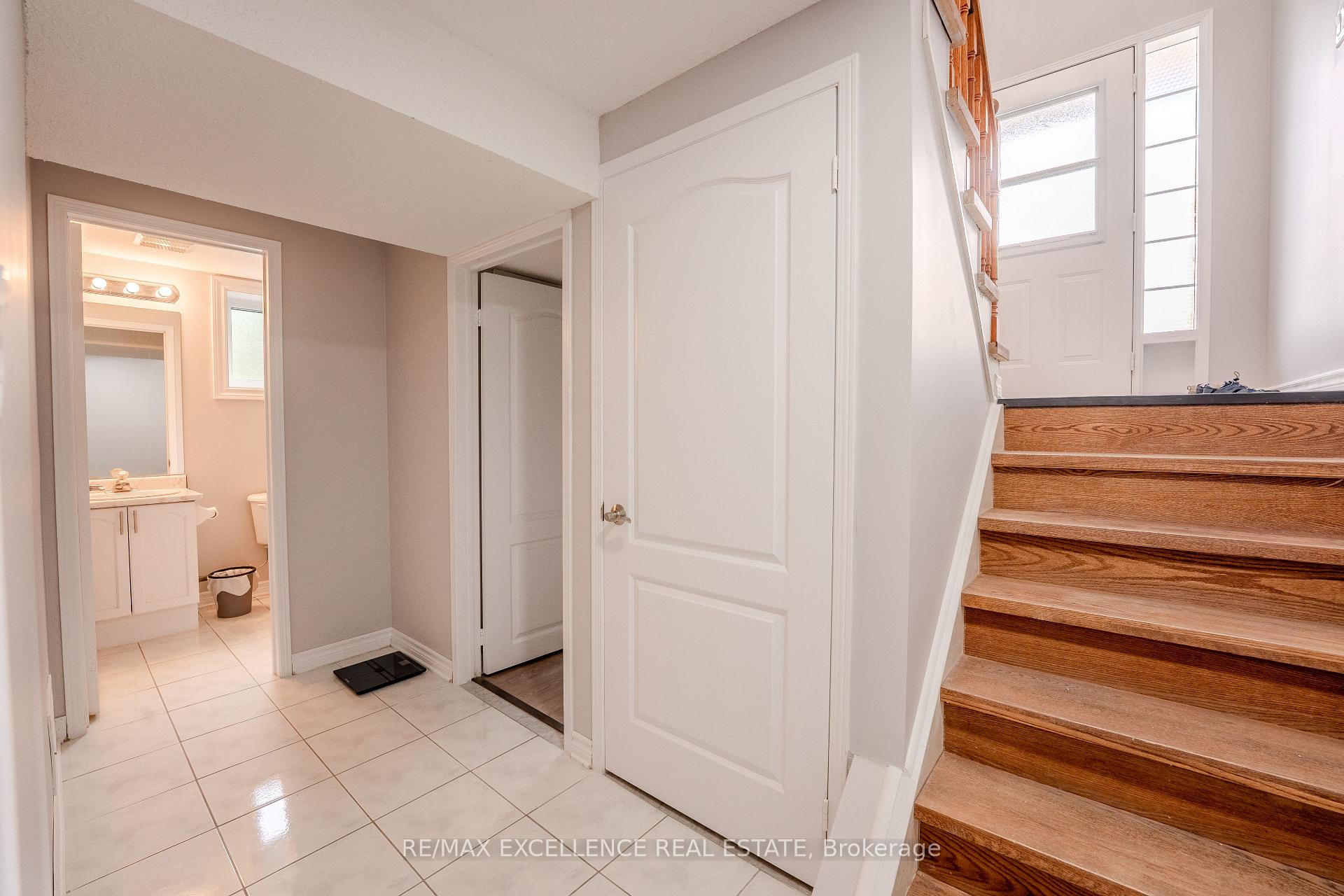 Photo 19 of 48 Ridgemore Crescent, Brampton, Fletcher's Meadow — HOMEH
