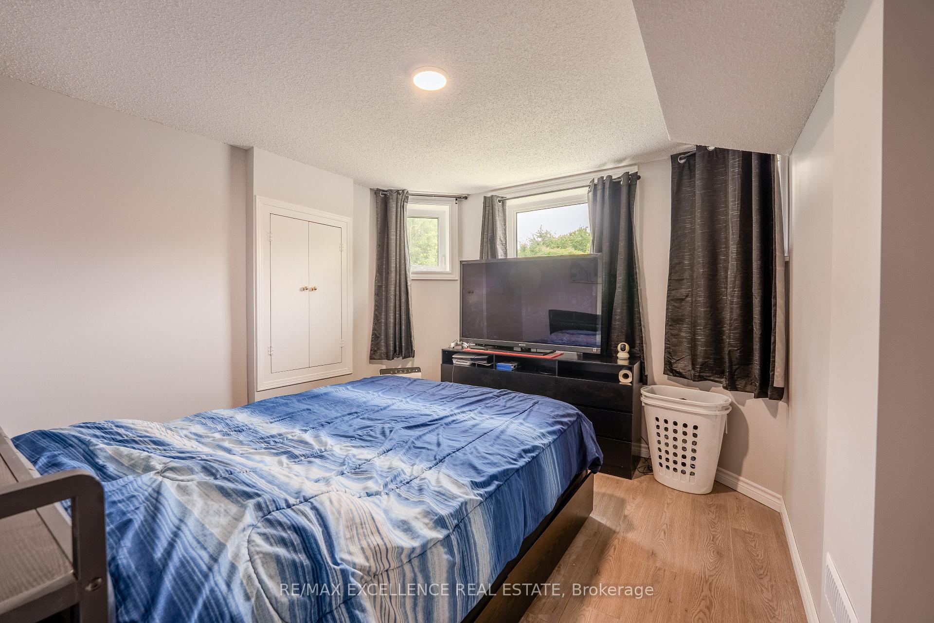 Photo 25 of 48 Ridgemore Crescent, Brampton, Fletcher's Meadow — HOMEH