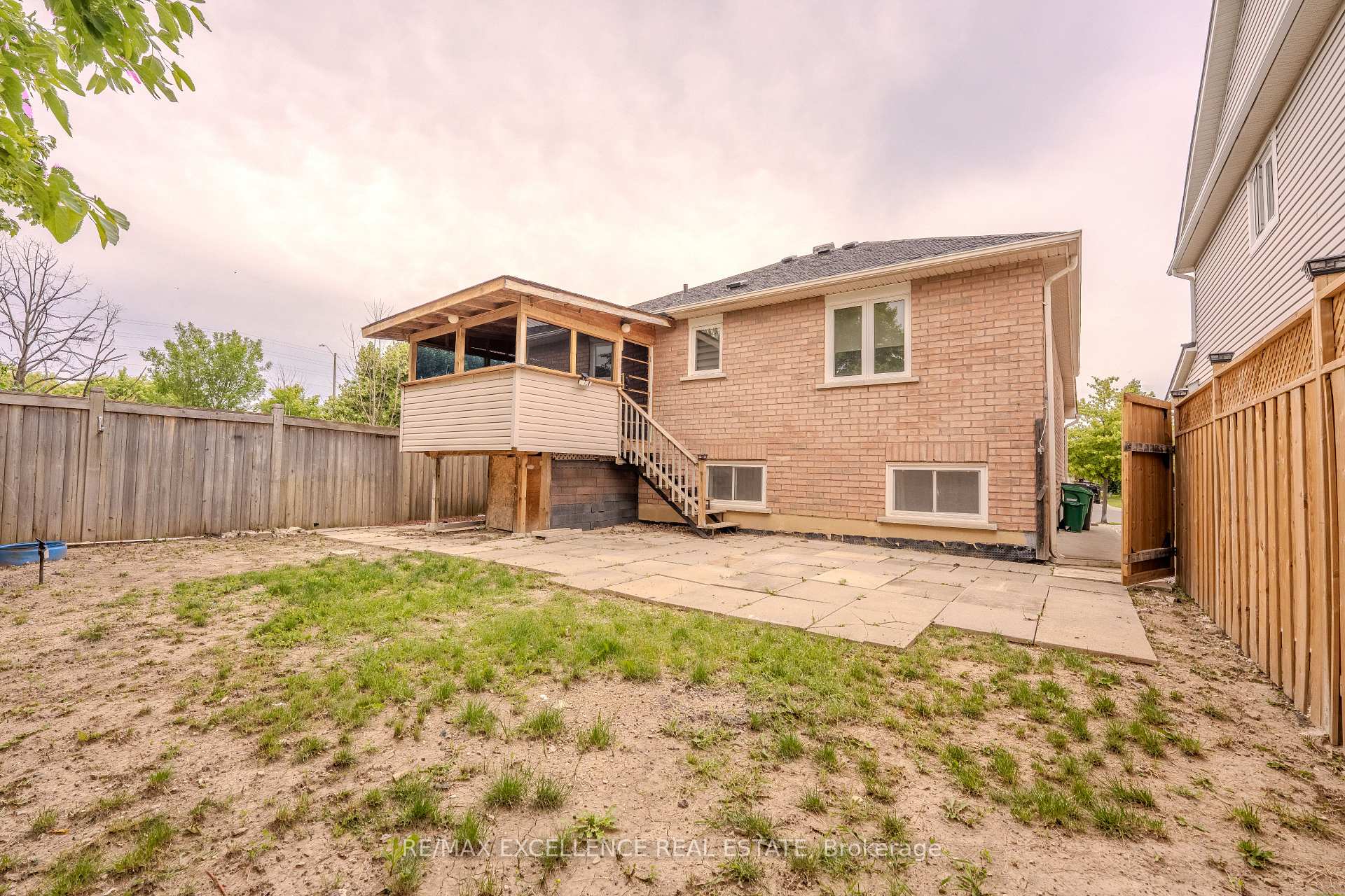 Photo 29 of 48 Ridgemore Crescent, Brampton, Fletcher's Meadow — HOMEH