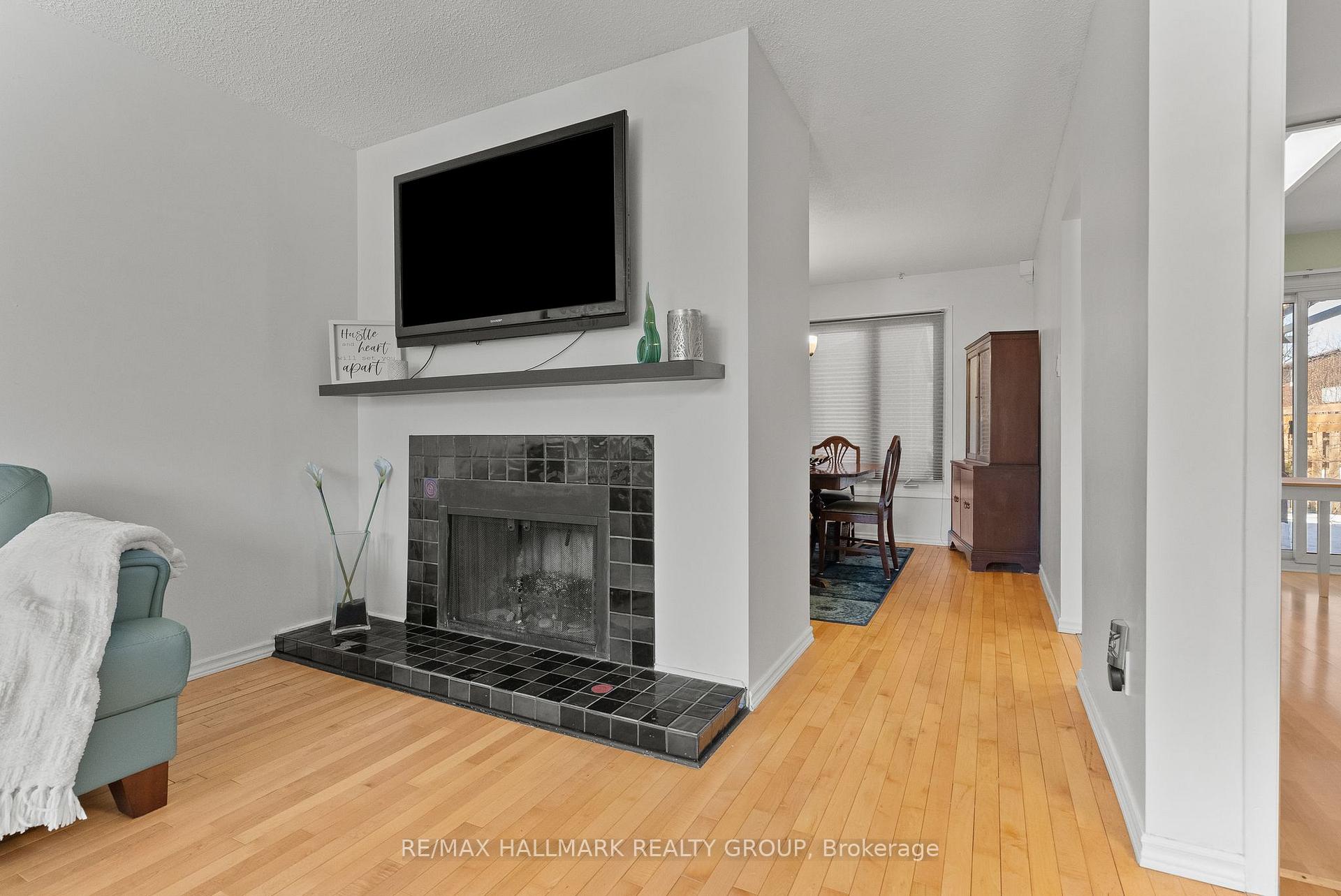 Photo 8 of 48 Sample Road, Ottawa, Hunt Club — HOMEH