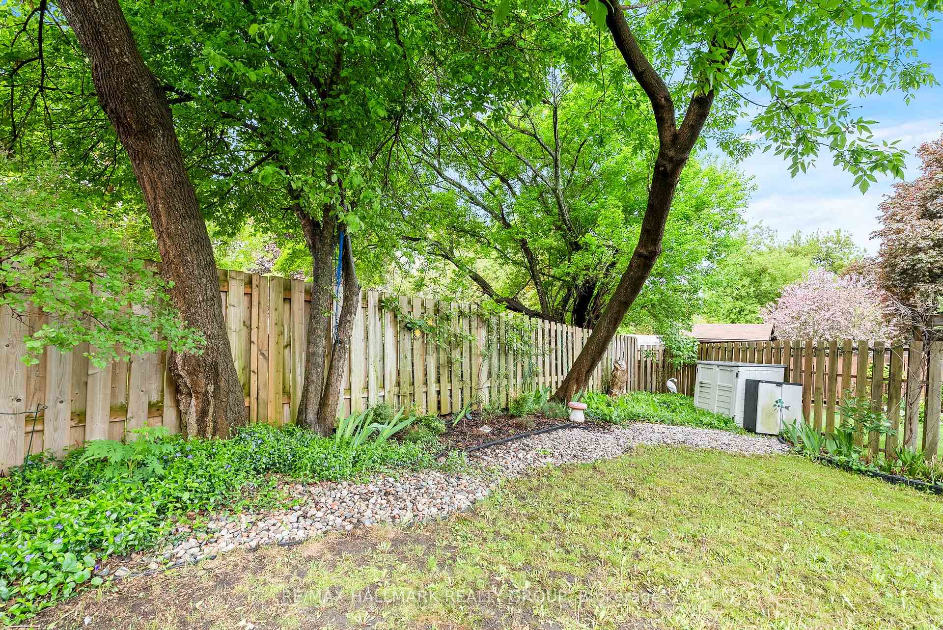 Photo 35 of 48 Sample Road, Ottawa, Hunt Club — HOMEH