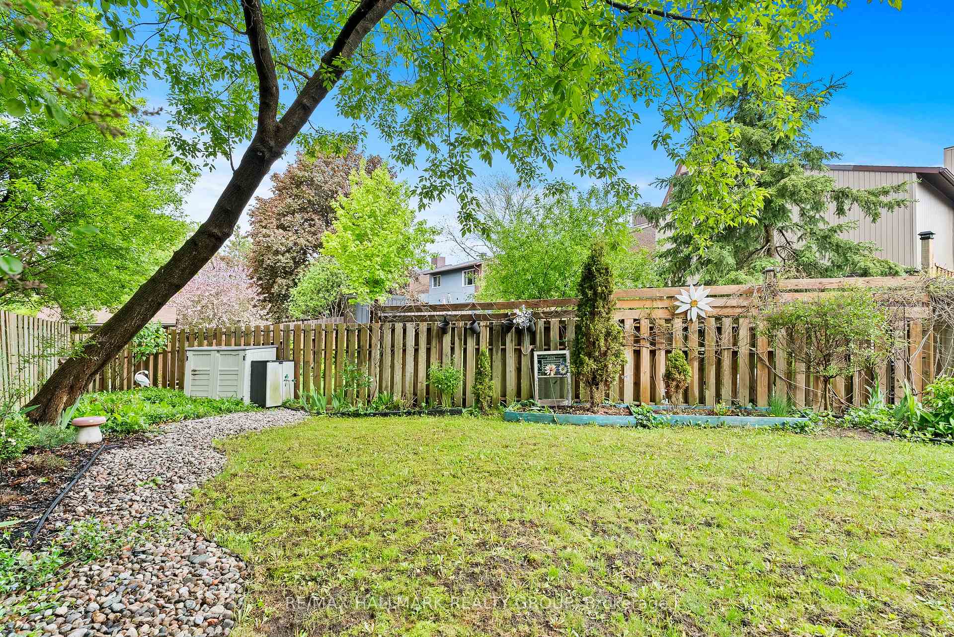 Photo 36 of 48 Sample Road, Ottawa, Hunt Club — HOMEH