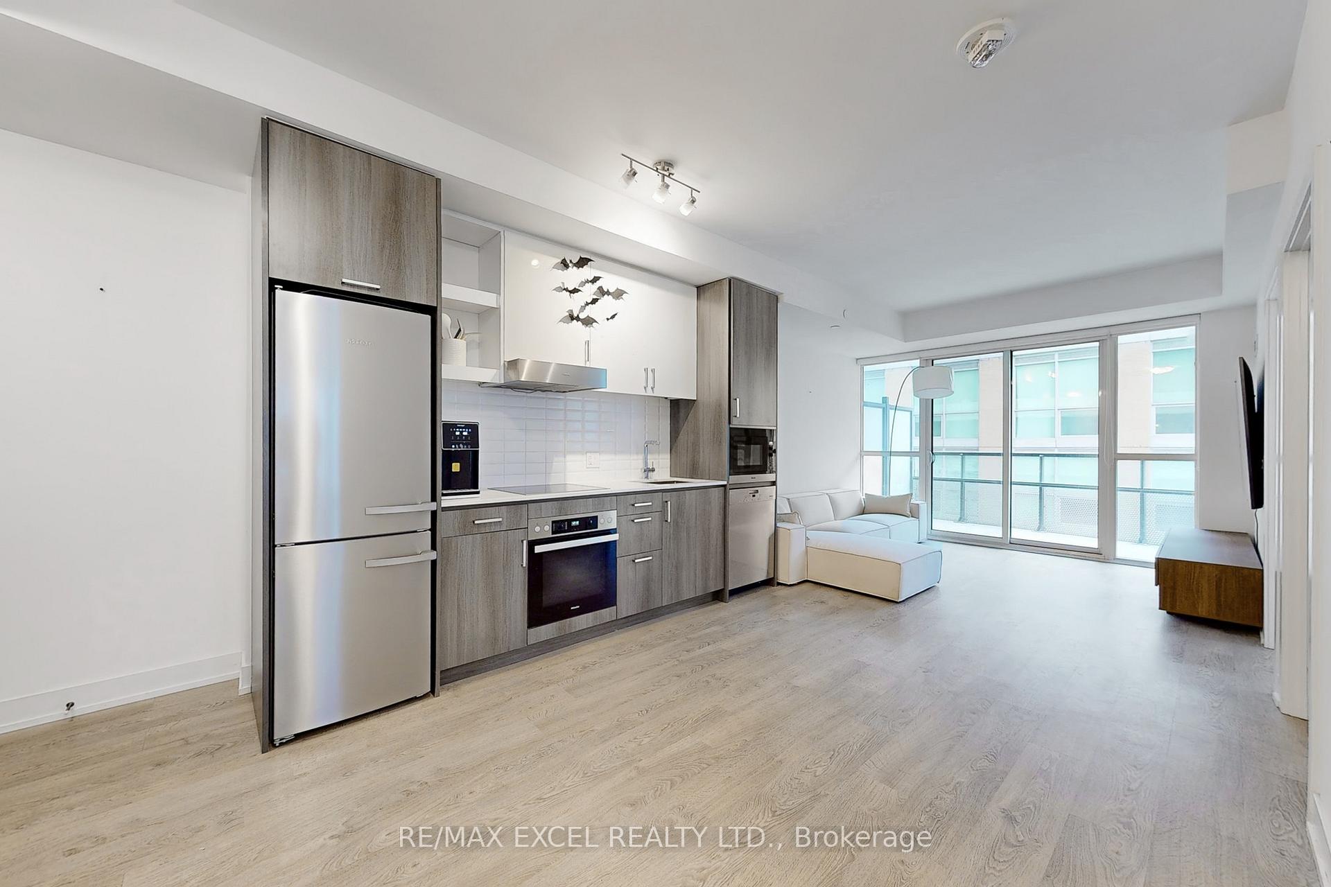 Photo 4 of Unit 609, 11 Lillian Street, Toronto, Mount Pleasant West — HOMEH