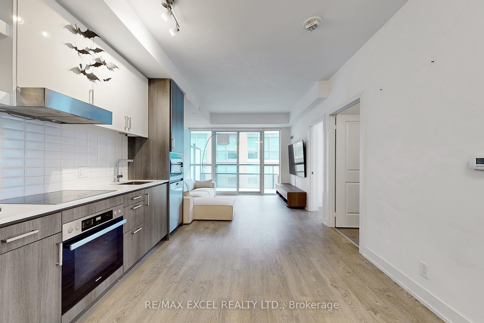 Photo 5 of Unit 609, 11 Lillian Street, Toronto, Mount Pleasant West — HOMEH