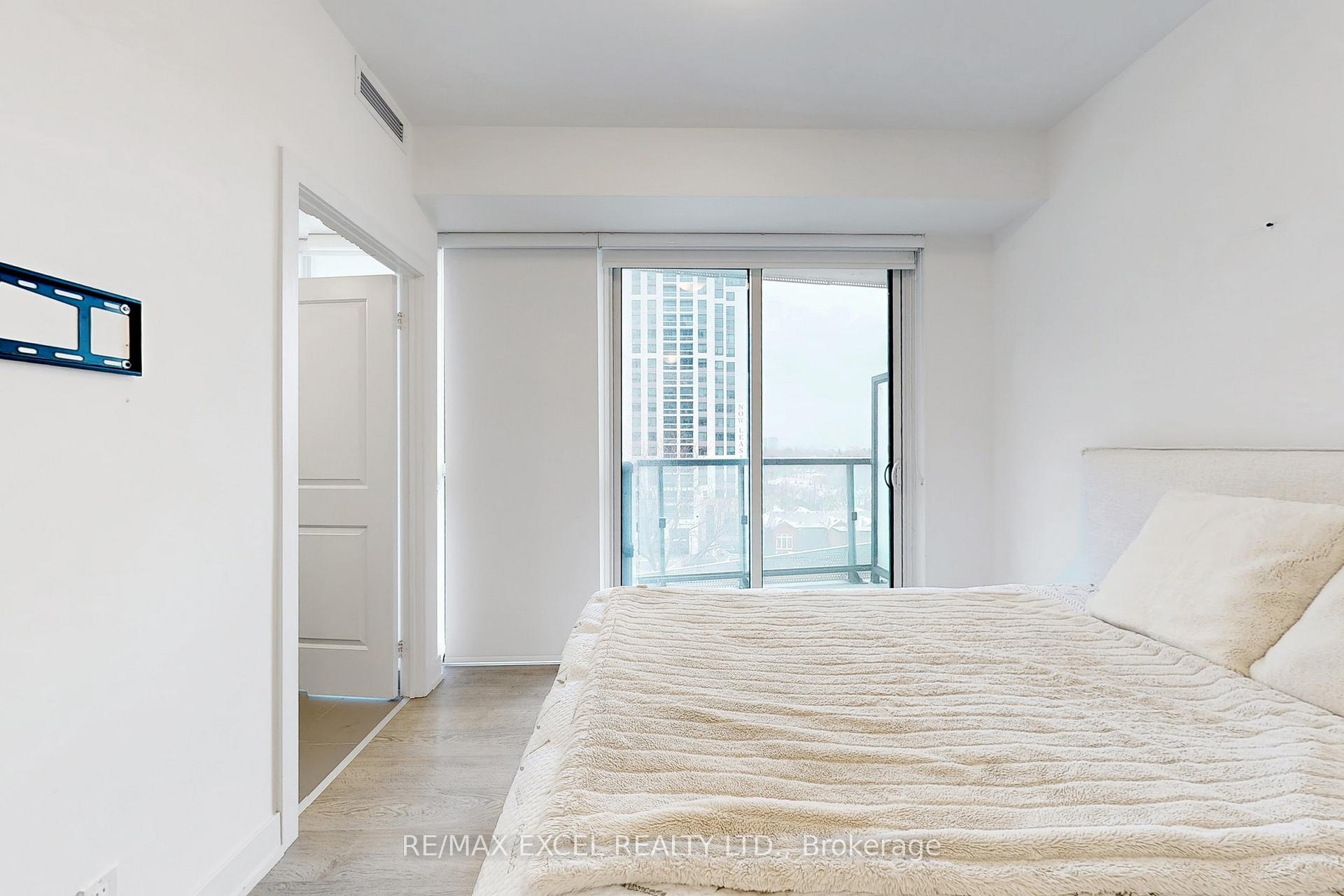 Photo 13 of Unit 609, 11 Lillian Street, Toronto, Mount Pleasant West — HOMEH