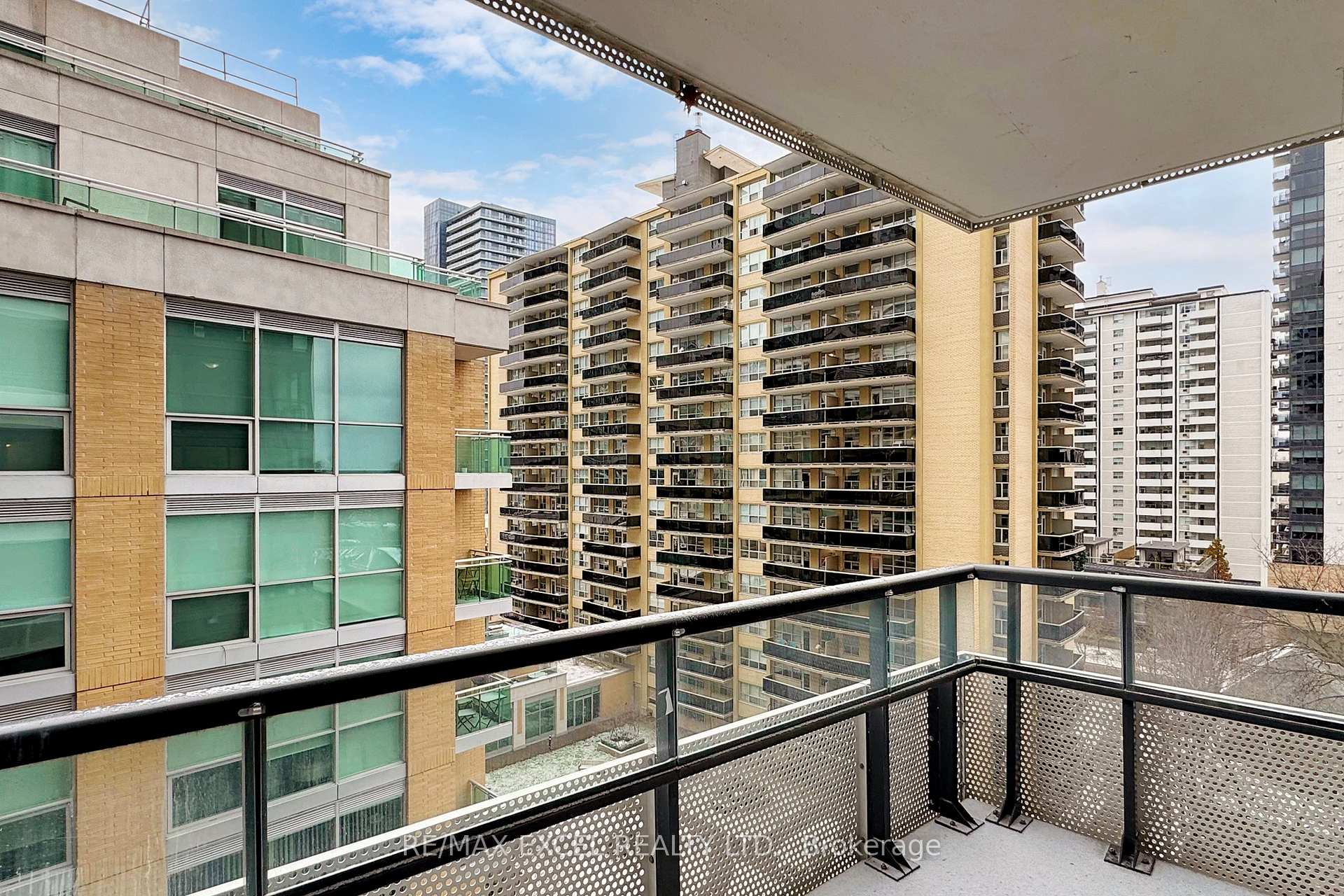 Photo 21 of Unit 609, 11 Lillian Street, Toronto, Mount Pleasant West — HOMEH