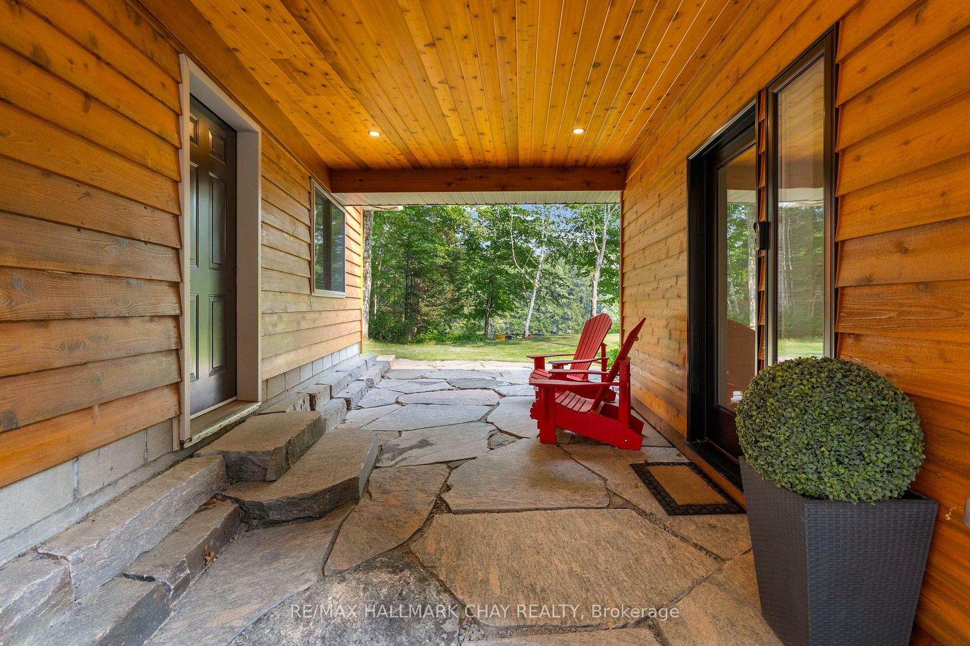 Photo 6 of 1319 Wolf Circle, Algonquin Highlands, Sherborne — HOMEH
