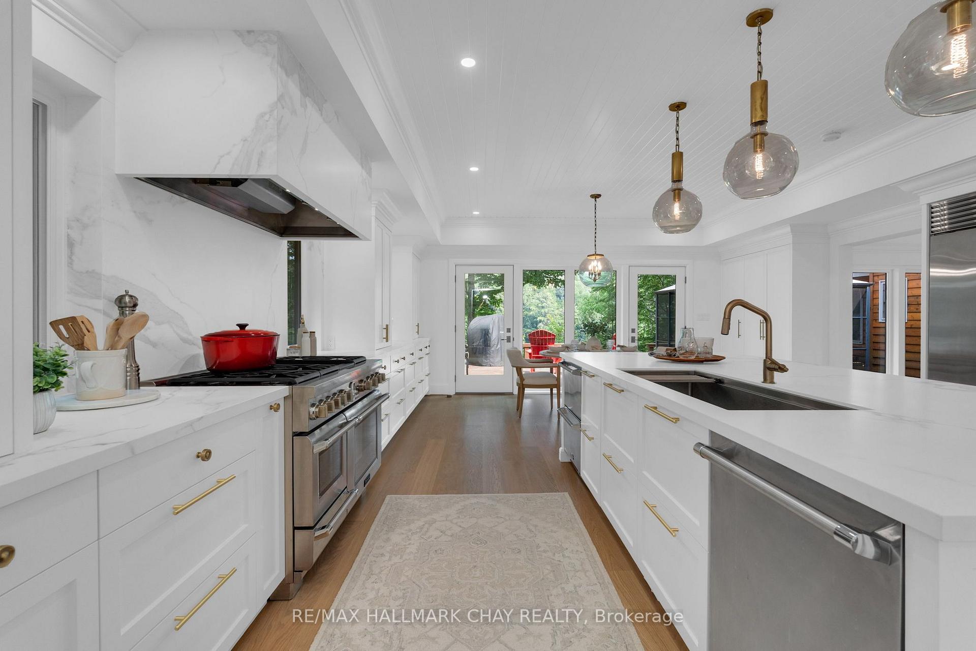 Photo 14 of 1319 Wolf Circle, Algonquin Highlands, Sherborne — HOMEH