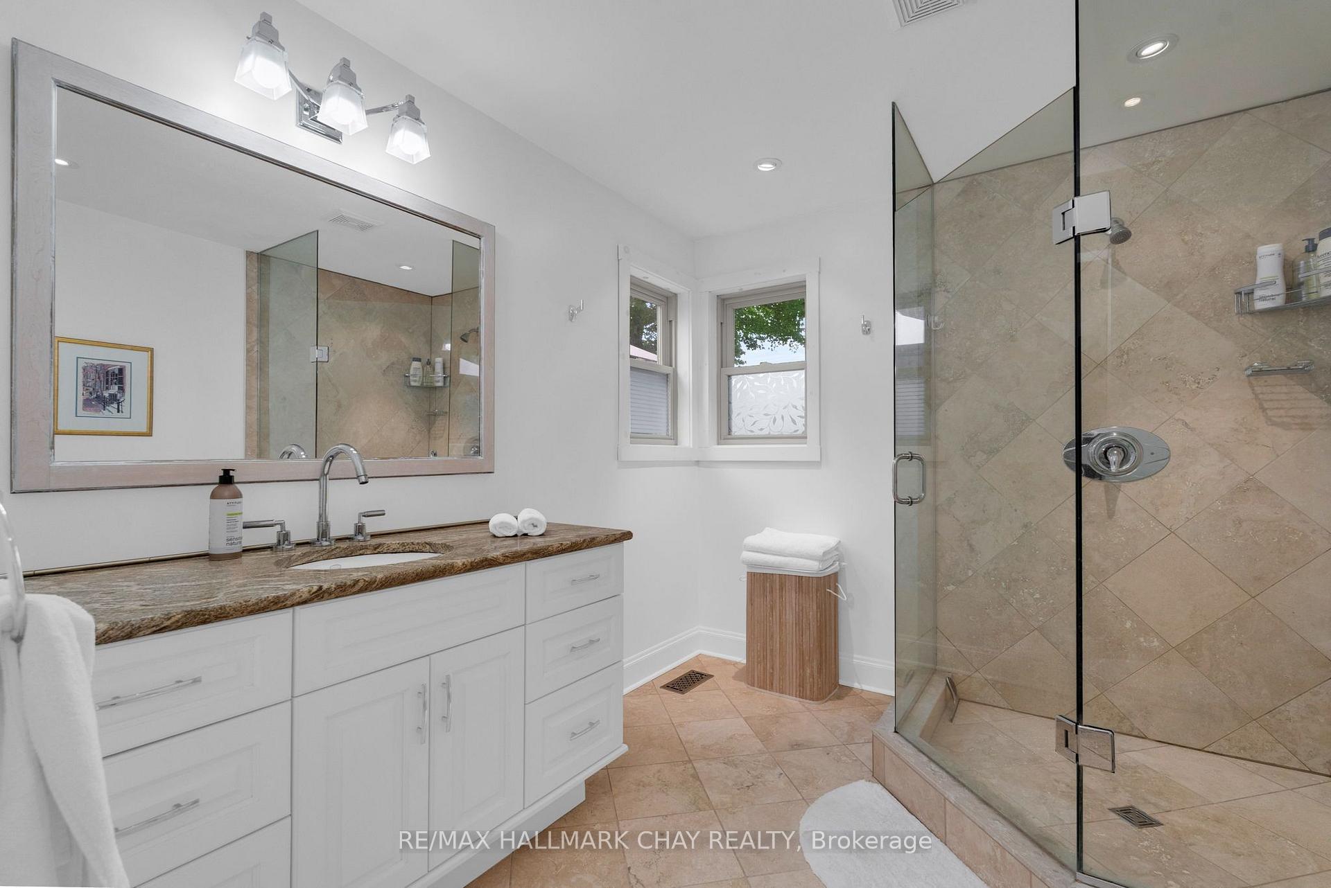 Photo 24 of 1319 Wolf Circle, Algonquin Highlands, Sherborne — HOMEH