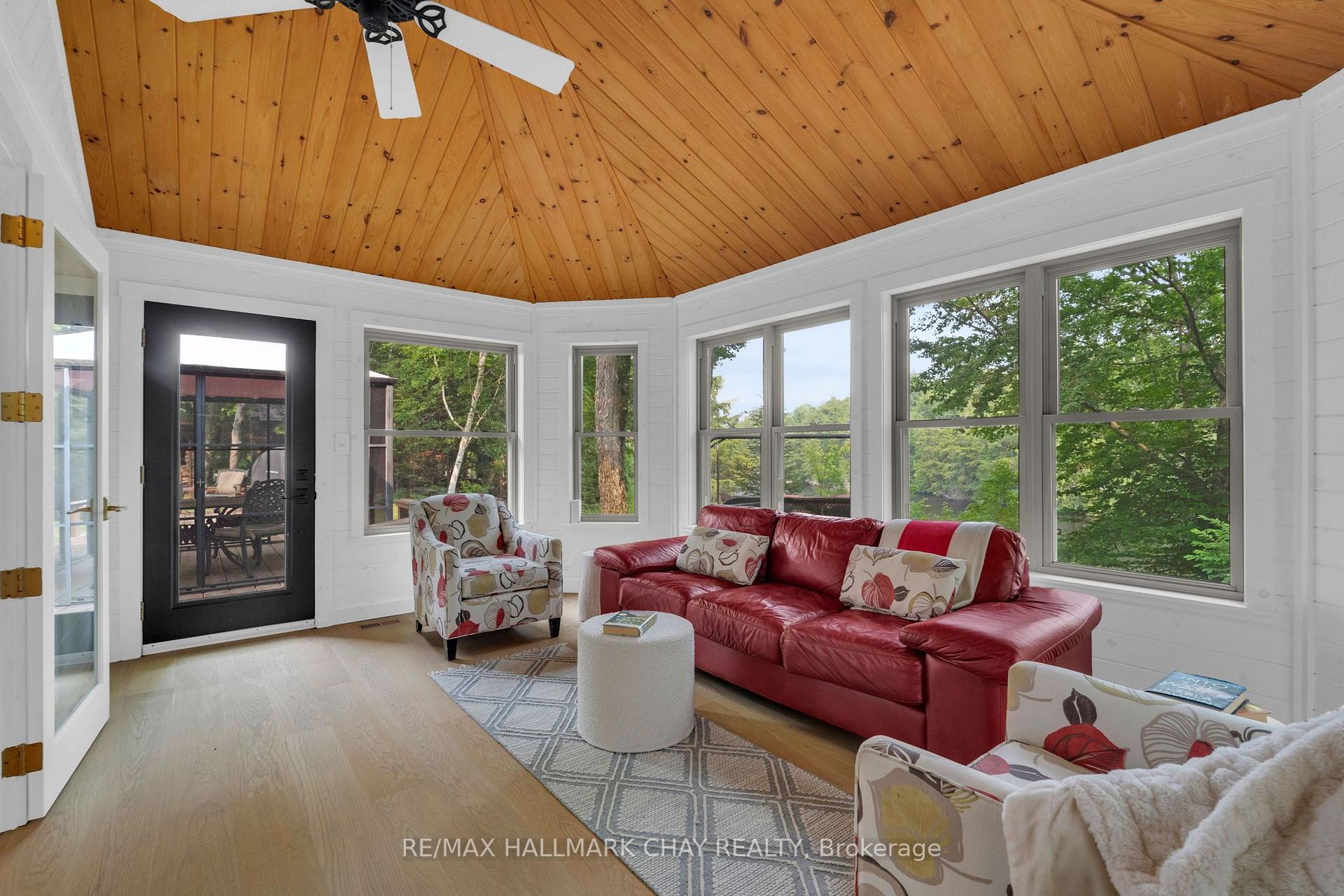 Photo 26 of 1319 Wolf Circle, Algonquin Highlands, Sherborne — HOMEH
