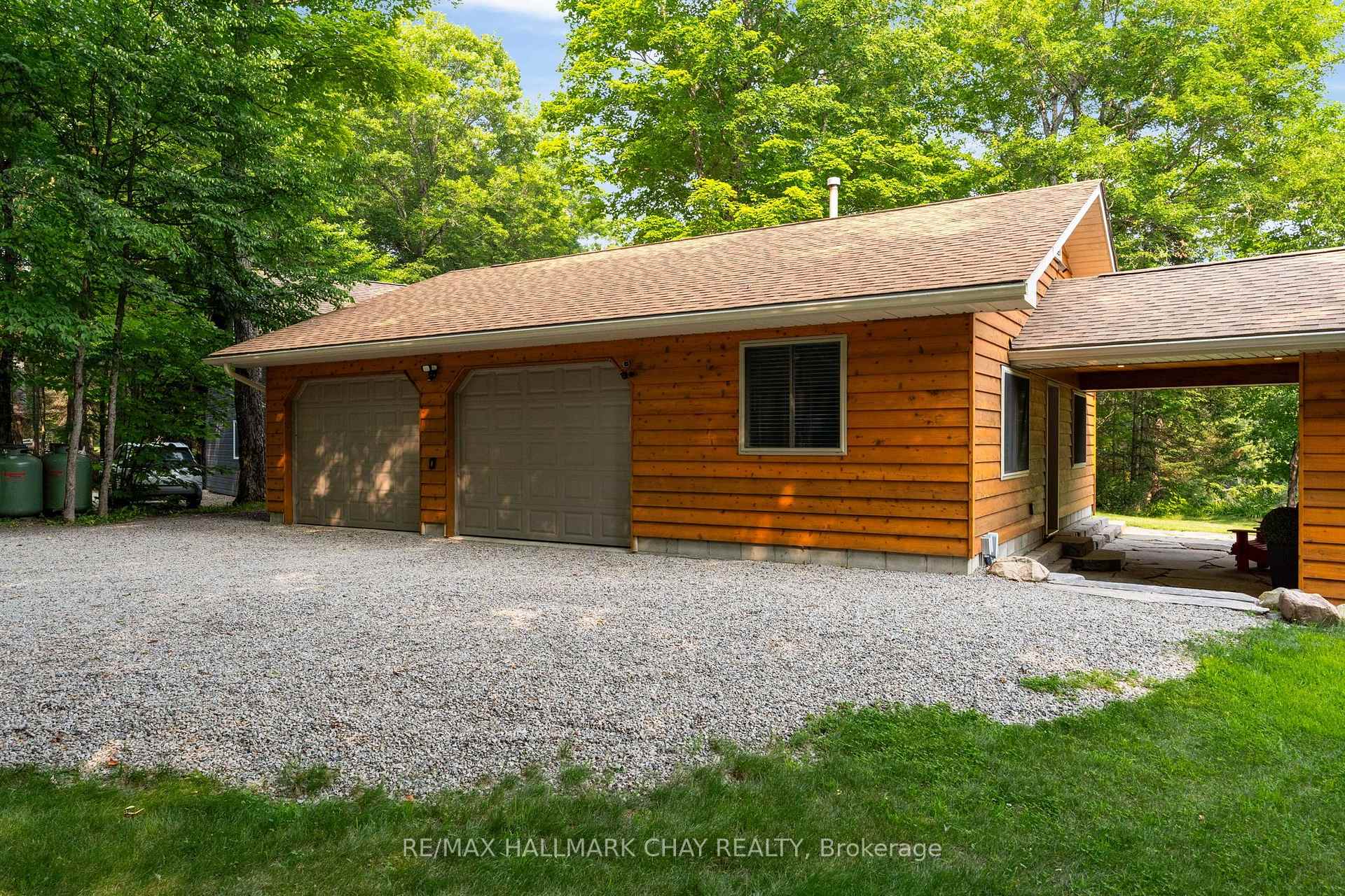Photo 36 of 1319 Wolf Circle, Algonquin Highlands, Sherborne — HOMEH