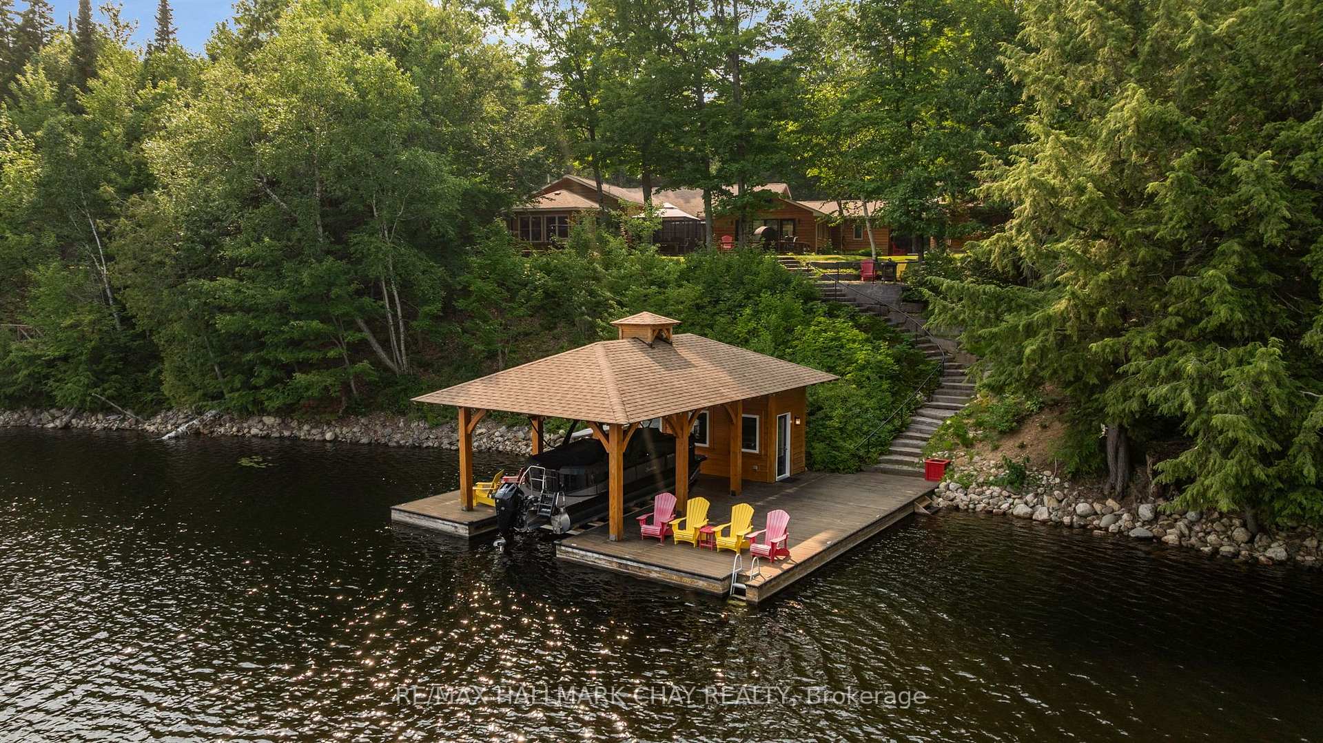 Photo 3 of 1319 Wolf Circle, Algonquin Highlands, Sherborne — HOMEH