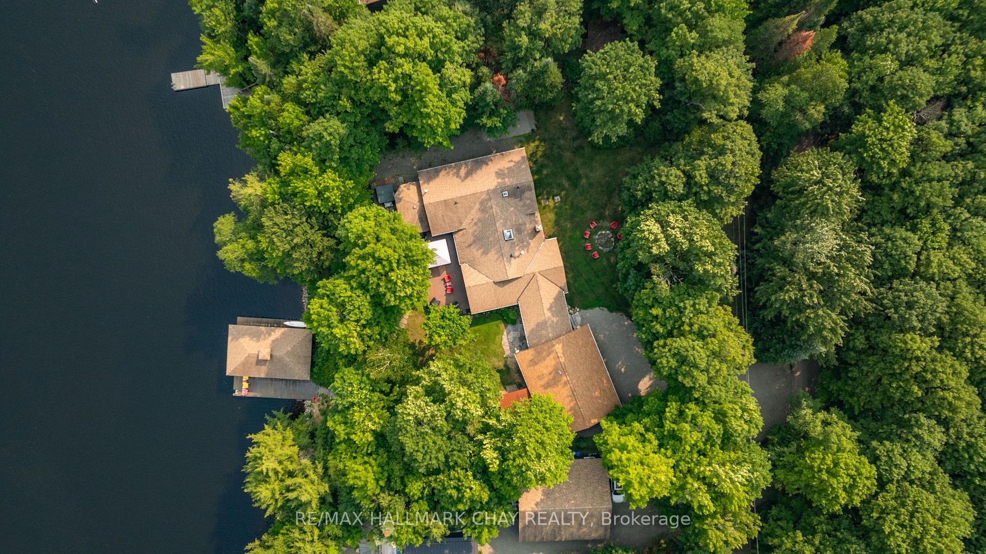 Photo 5 of 1319 Wolf Circle, Algonquin Highlands, Sherborne — HOMEH