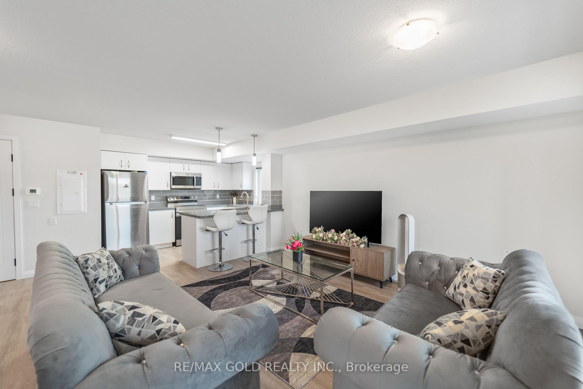 Photo 7 of Unit C33, 370 Fisher Mills Road, Cambridge, Silver Heights — HOMEH