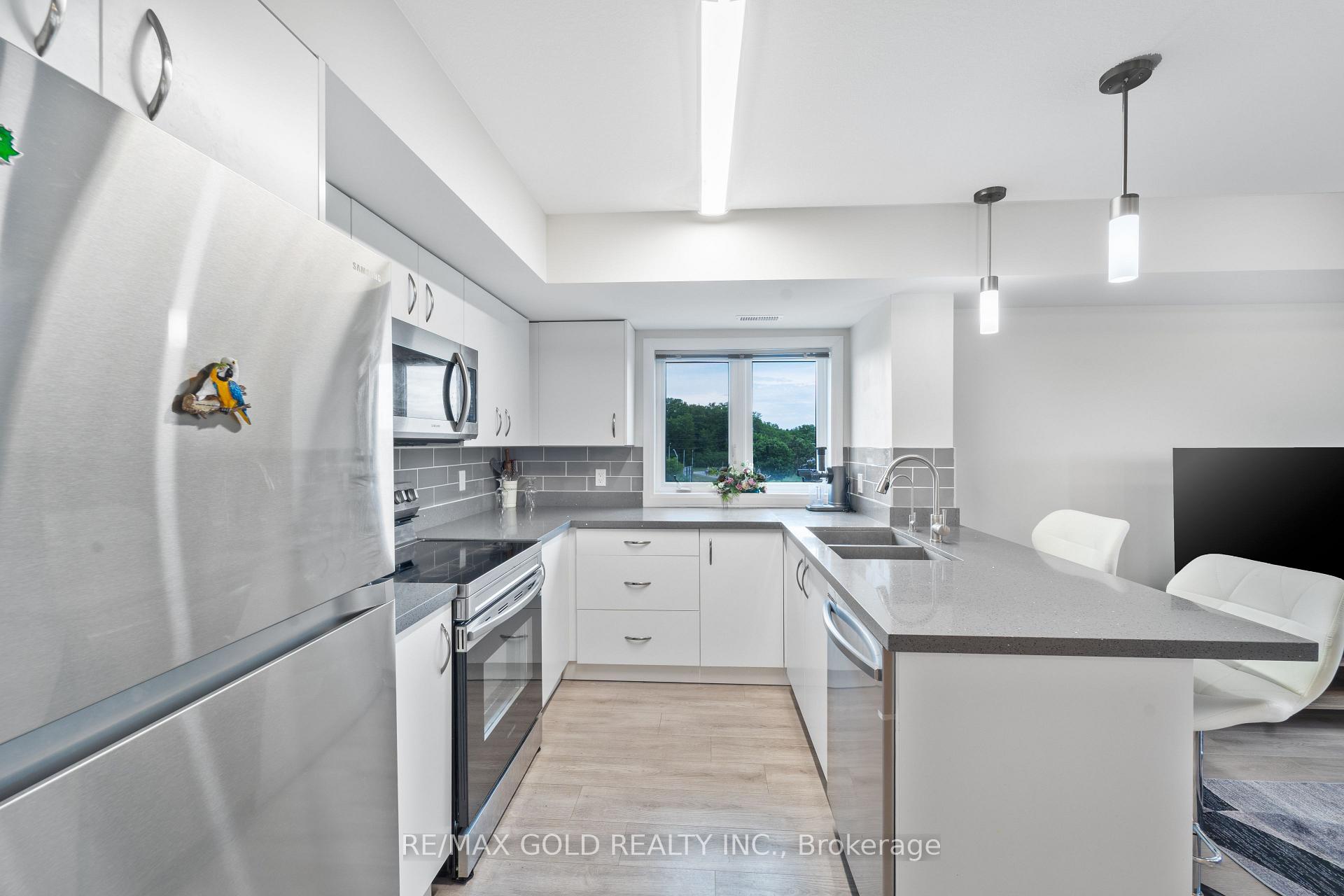 Photo 9 of Unit C33, 370 Fisher Mills Road, Cambridge, Silver Heights — HOMEH