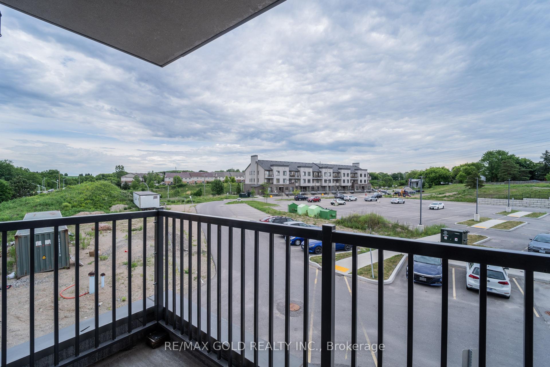 Photo 14 of Unit C33, 370 Fisher Mills Road, Cambridge, Silver Heights — HOMEH