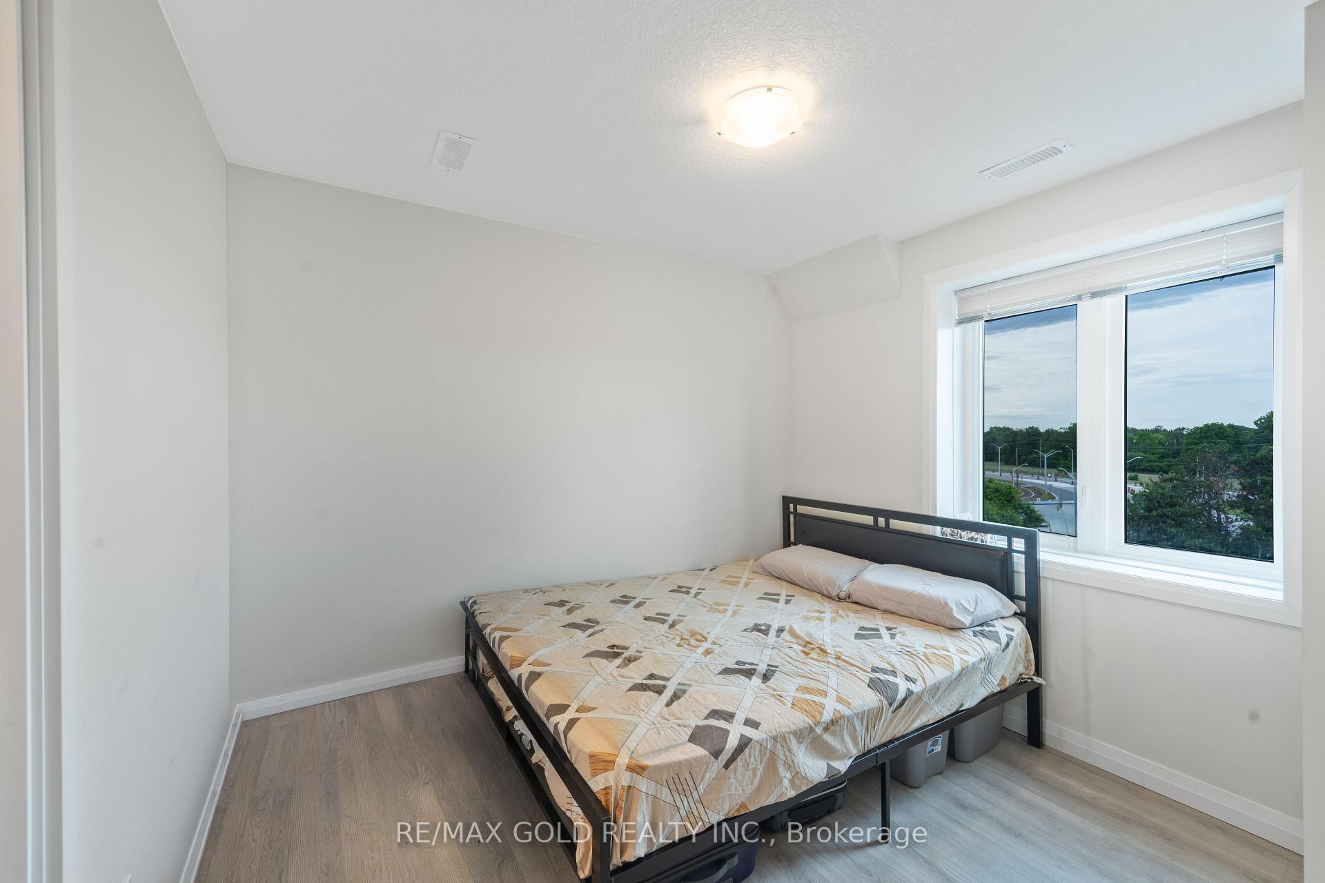 Photo 17 of Unit C33, 370 Fisher Mills Road, Cambridge, Silver Heights — HOMEH