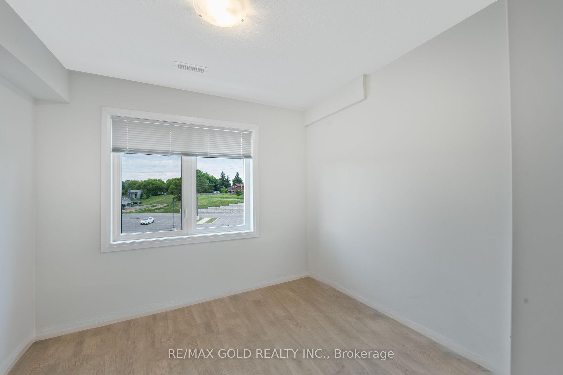 Photo 22 of Unit C33, 370 Fisher Mills Road, Cambridge, Silver Heights — HOMEH