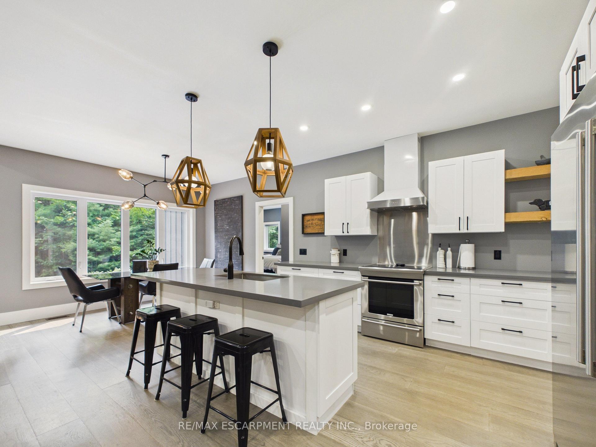Photo 12 of 1039 Xavier Street, Gravenhurst, Morrison — HOMEH