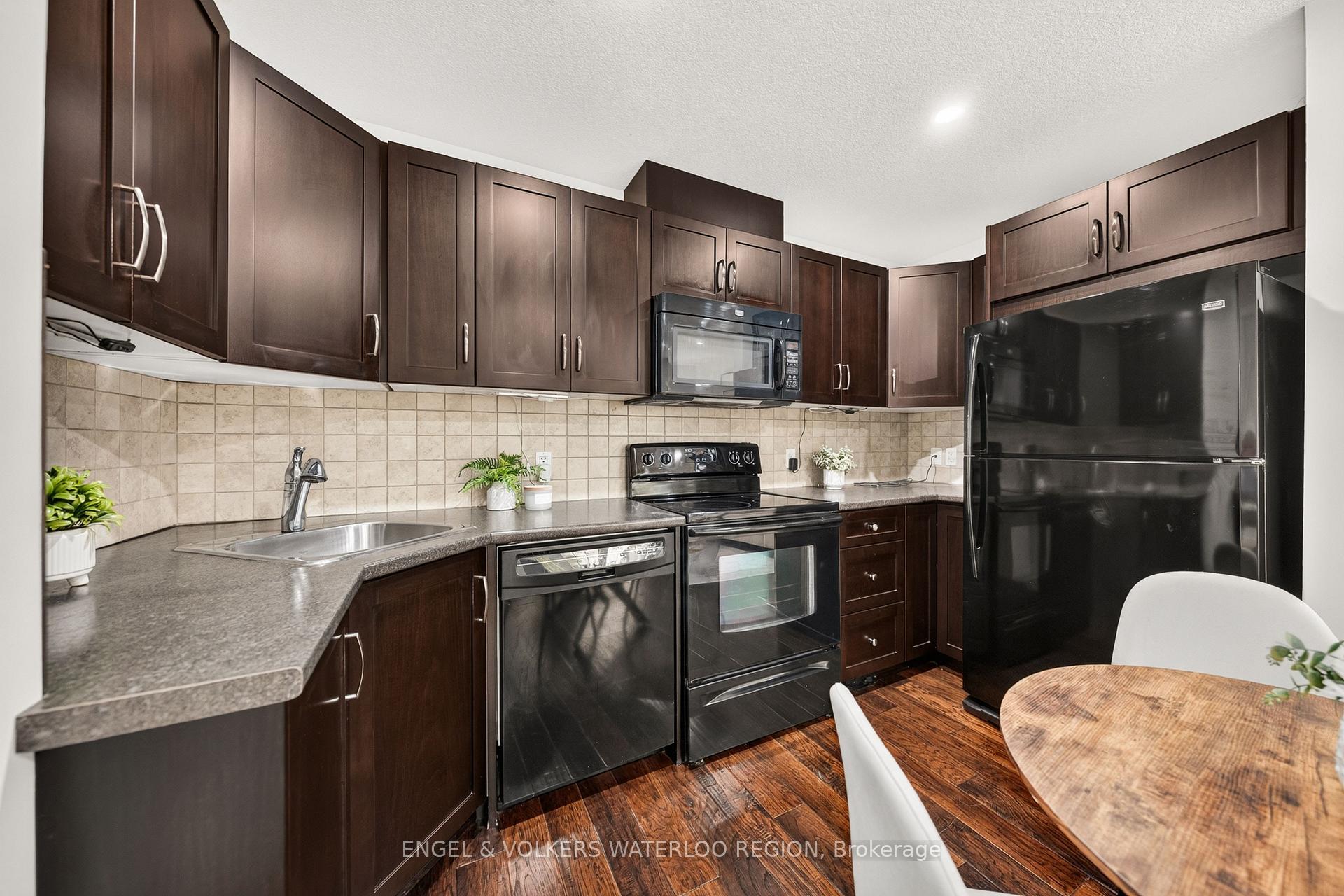 Photo 14 of Unit 6, 275 Old Huron Road, Kitchener, Brigadoon — HOMEH