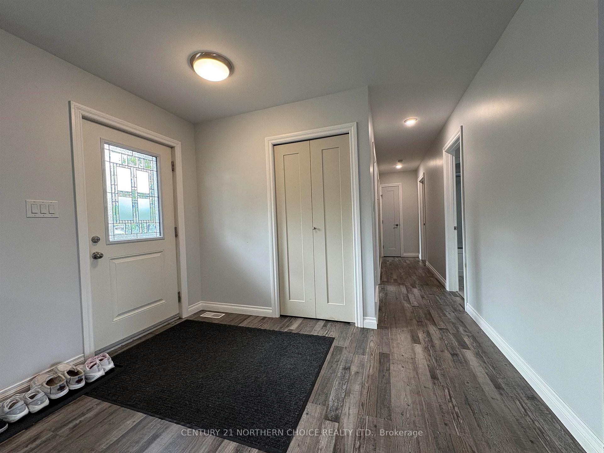 Photo 4 of 832 Williams Avenue, Fort Frances — HOMEH