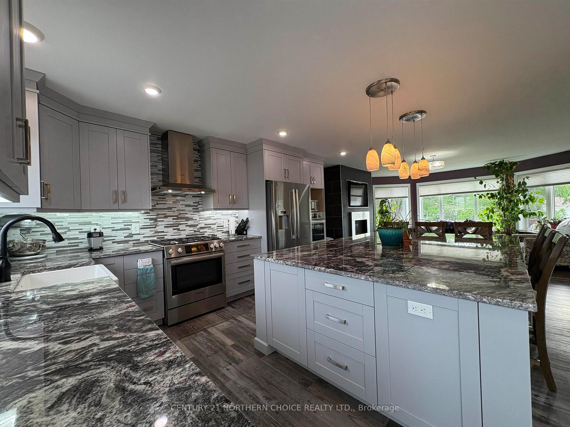 Photo 13 of 832 Williams Avenue, Fort Frances — HOMEH