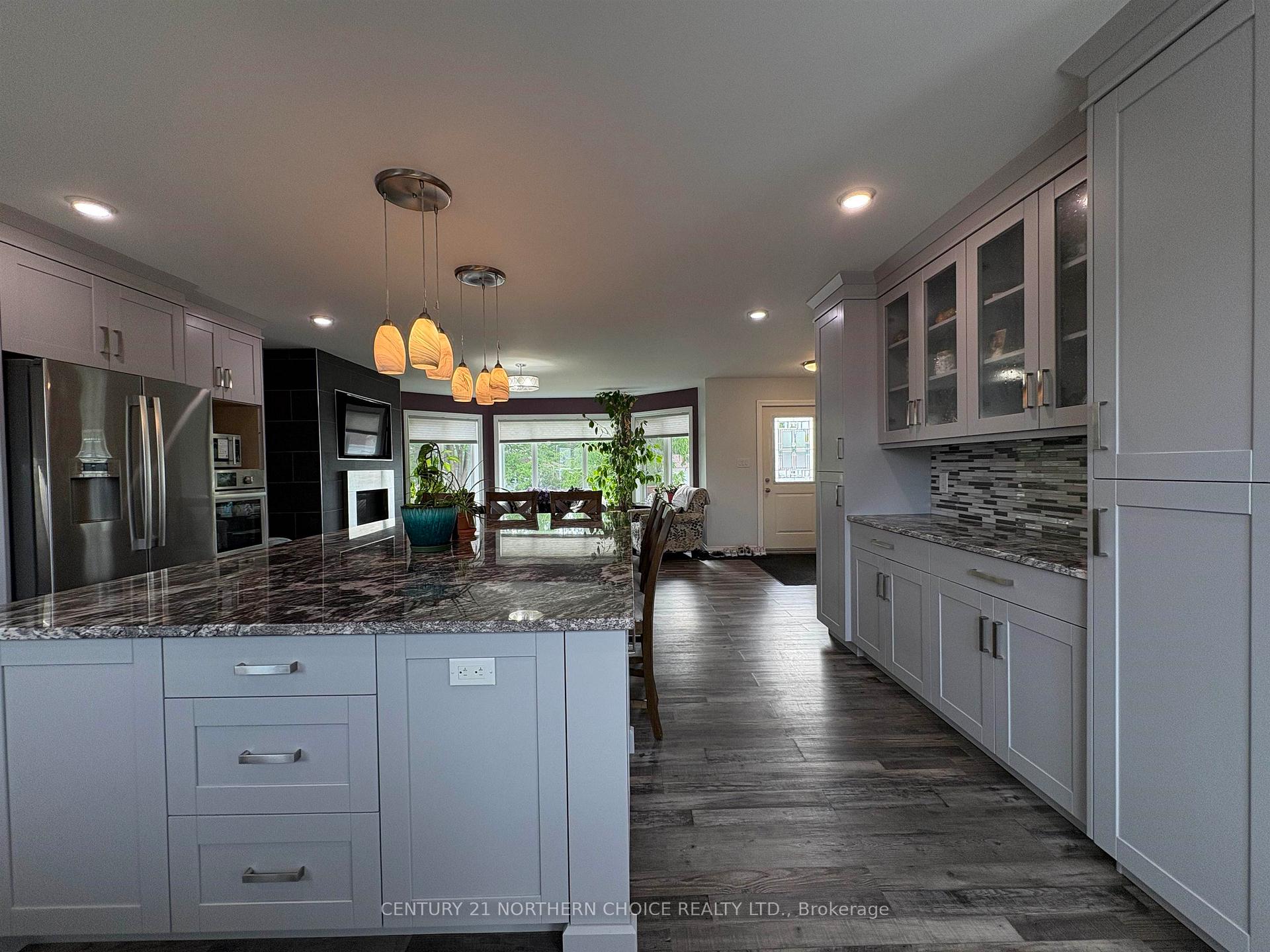 Photo 15 of 832 Williams Avenue, Fort Frances — HOMEH