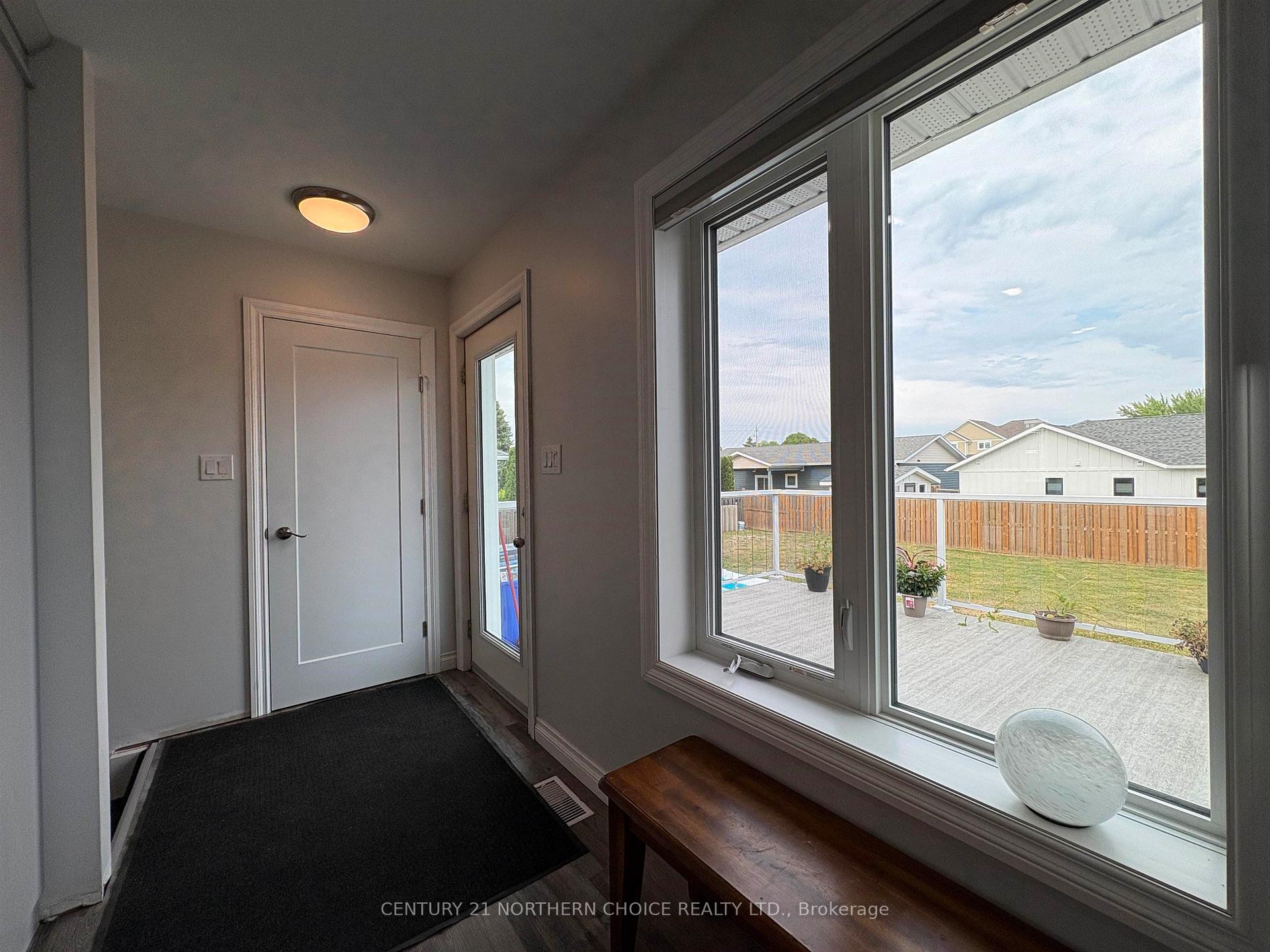 Photo 19 of 832 Williams Avenue, Fort Frances — HOMEH