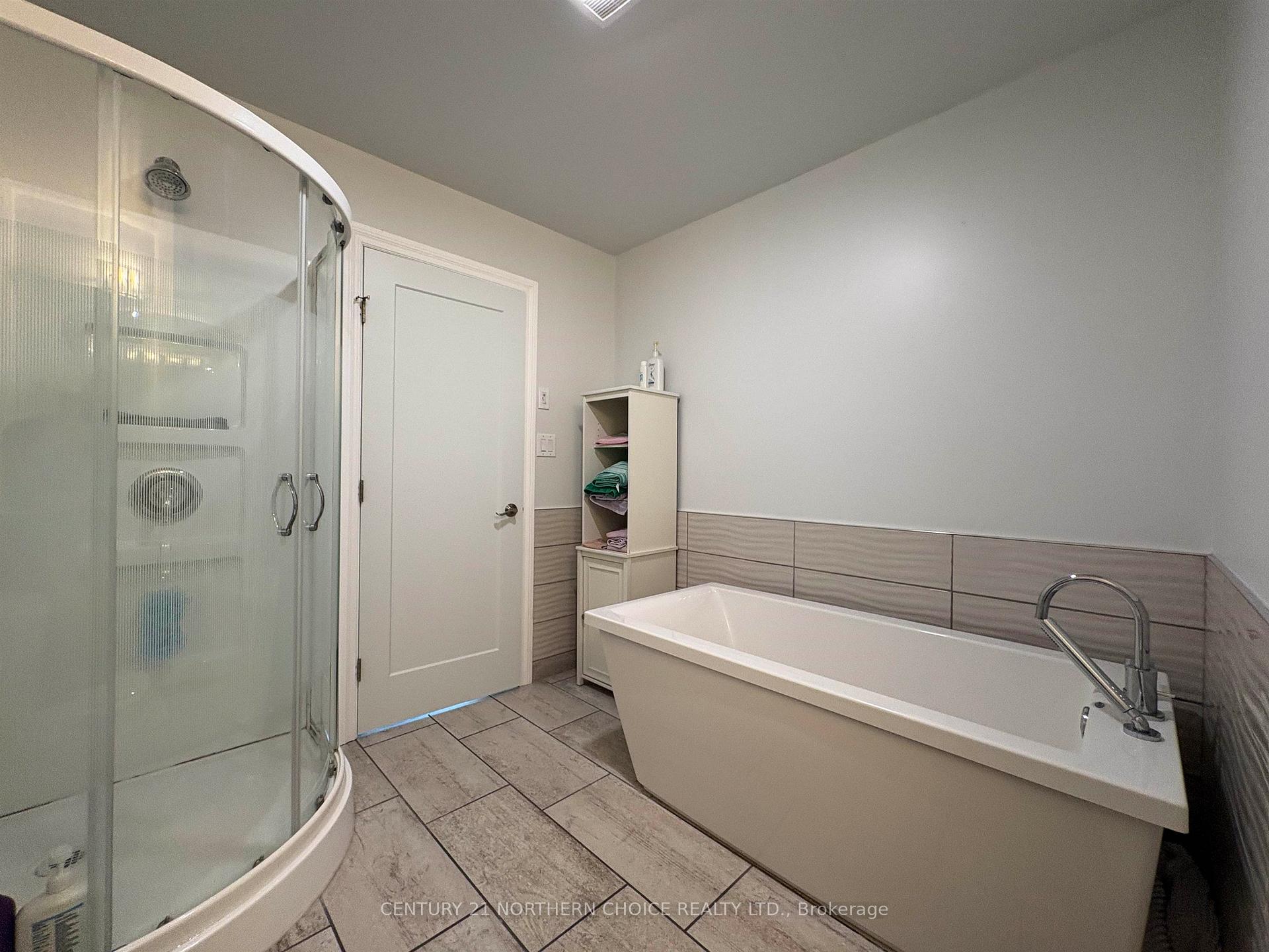 Photo 25 of 832 Williams Avenue, Fort Frances — HOMEH