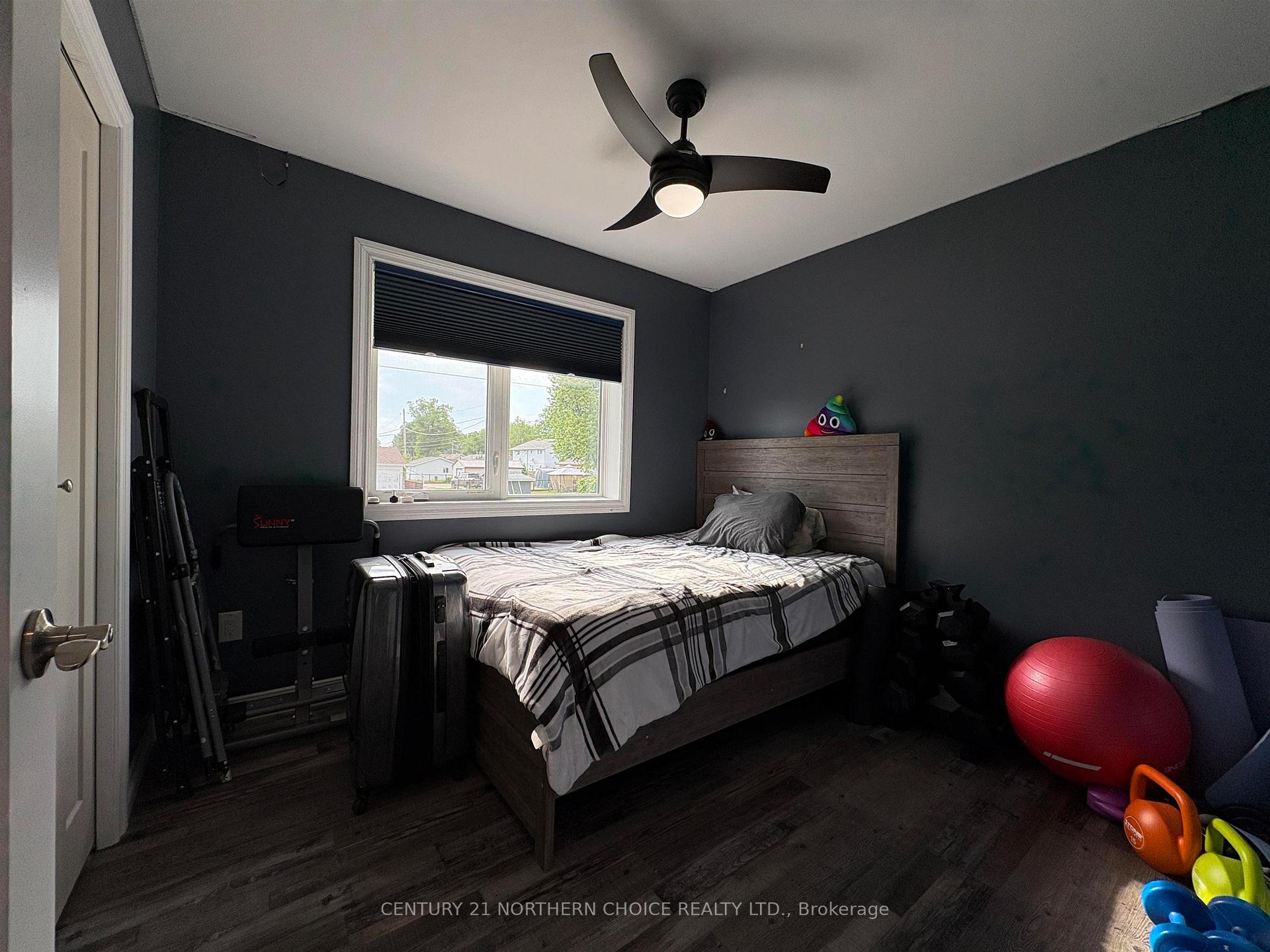 Photo 28 of 832 Williams Avenue, Fort Frances — HOMEH