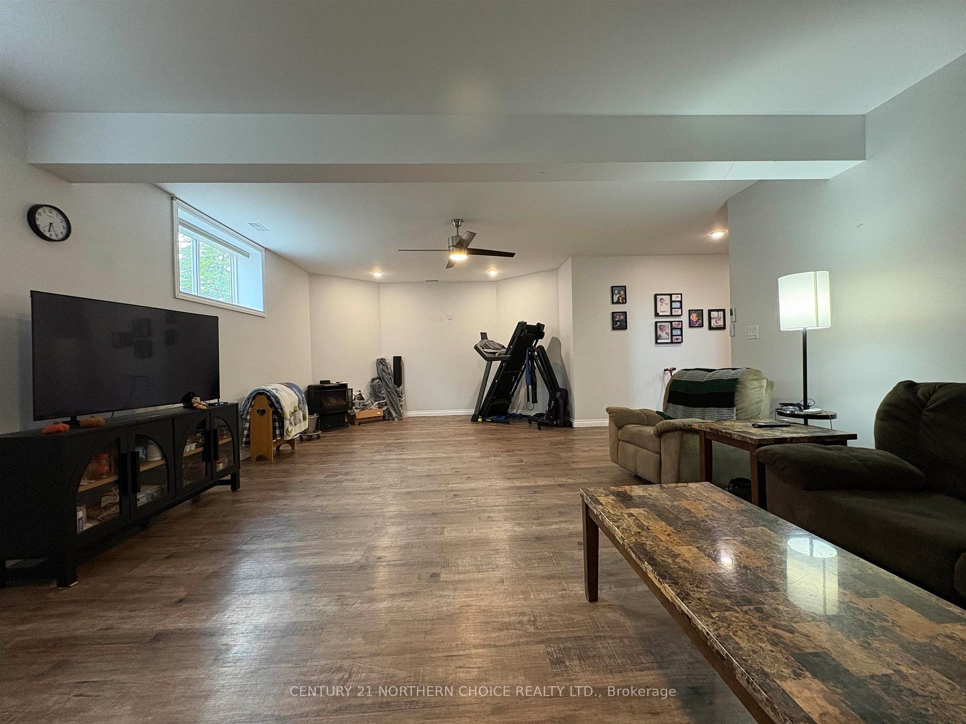 Photo 33 of 832 Williams Avenue, Fort Frances — HOMEH