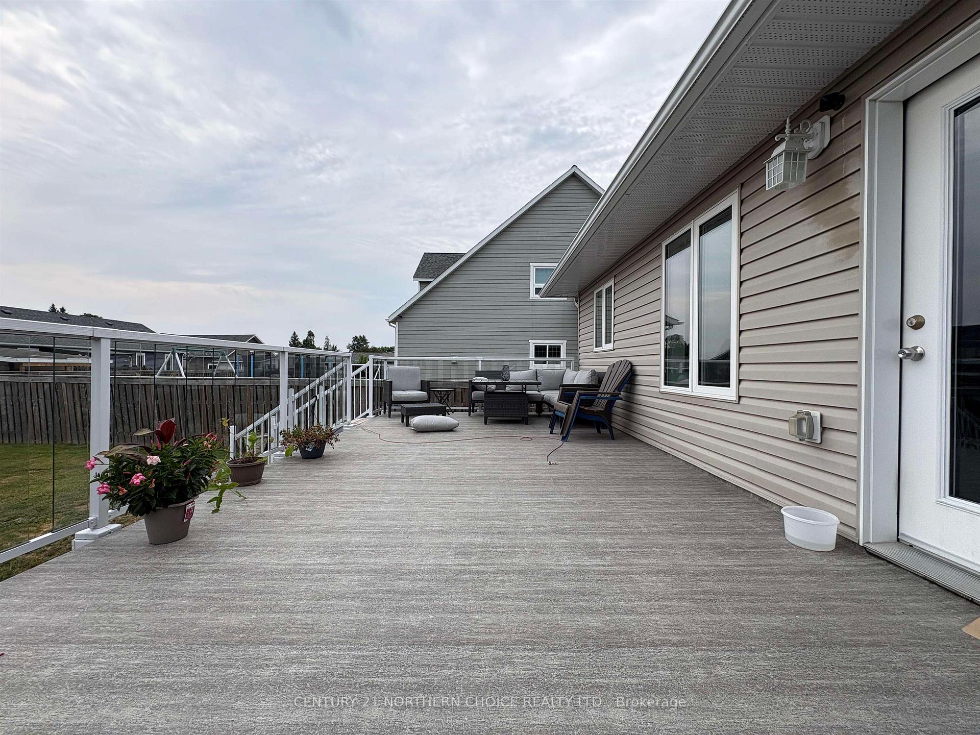 Photo 39 of 832 Williams Avenue, Fort Frances — HOMEH