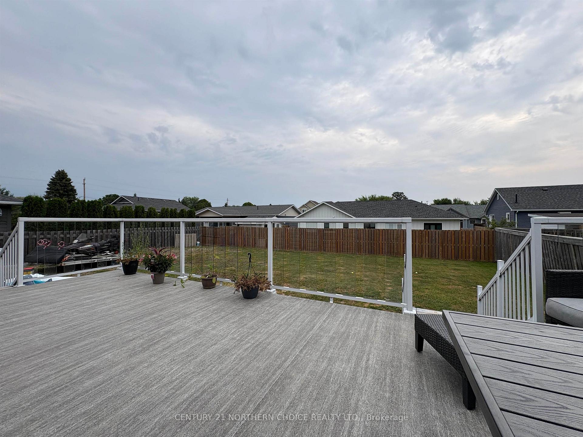 Photo 41 of 832 Williams Avenue, Fort Frances — HOMEH