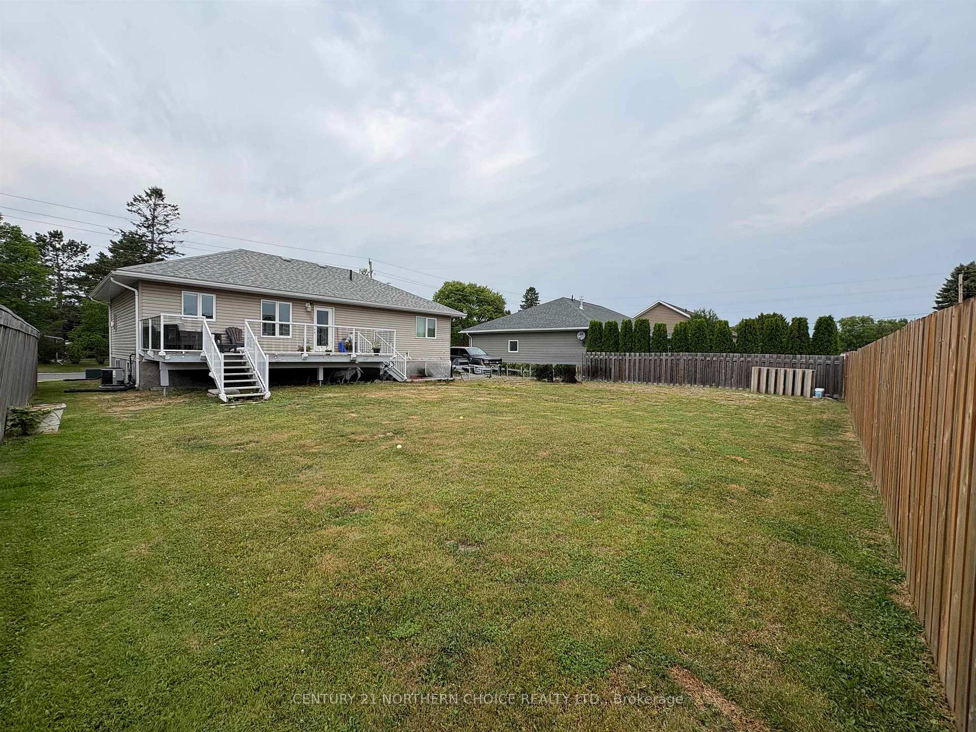 Photo 43 of 832 Williams Avenue, Fort Frances — HOMEH